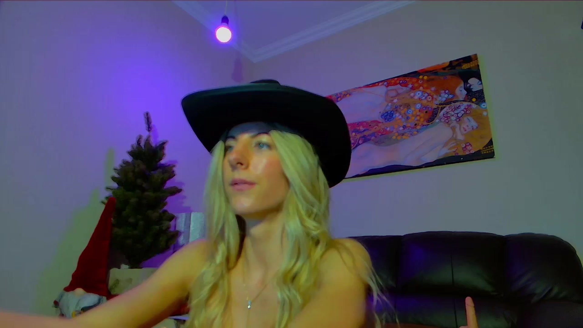 Gallery image thumbnail from Helenadoll's myfreecams stream on, 01/06/2026, 20:01 image 11 of 20