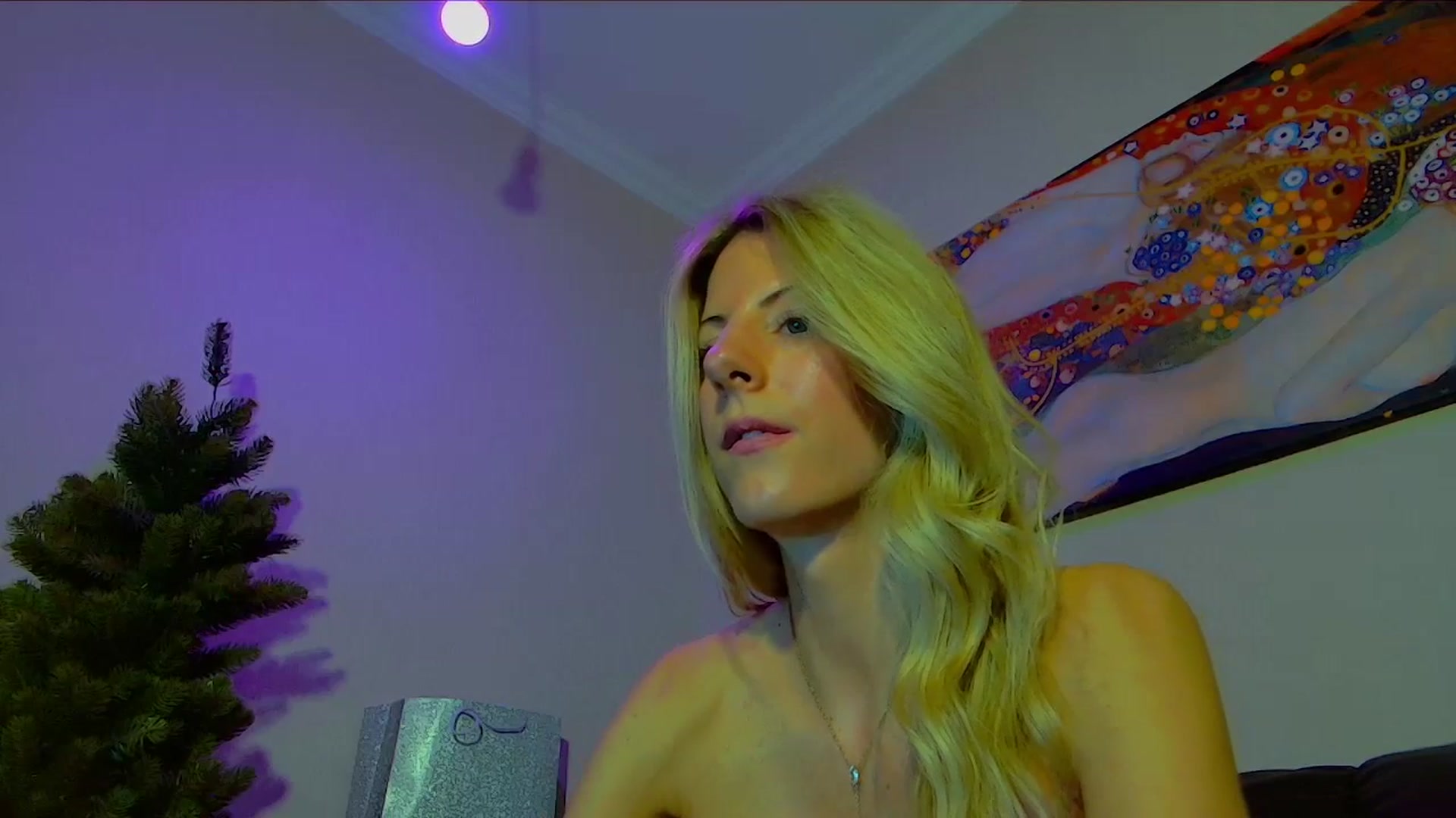Gallery image thumbnail from Helenadoll's myfreecams stream on, 01/06/2026, 20:01 image 5 of 20