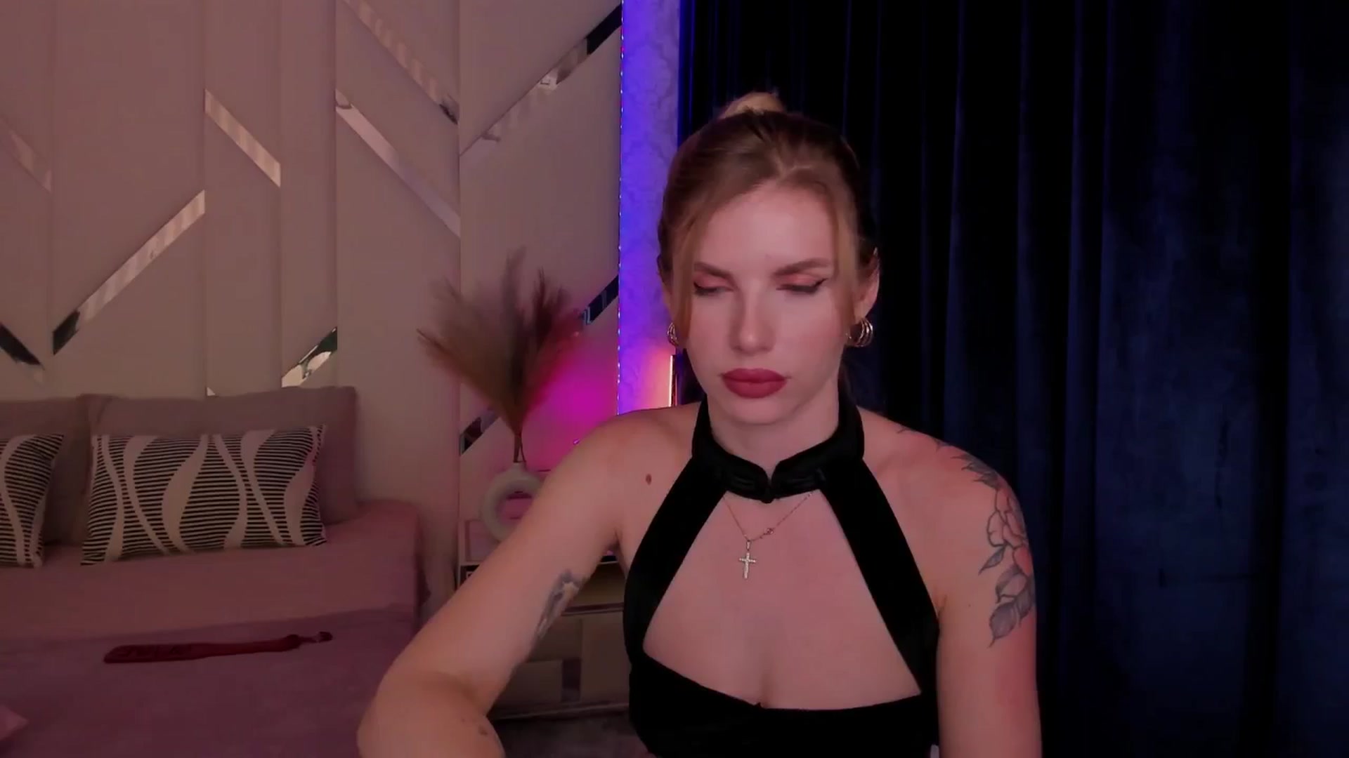Gallery image thumbnail from Heleyybaylee's myfreecams stream on, 02/03/2025, 22:11 image 10 of 20