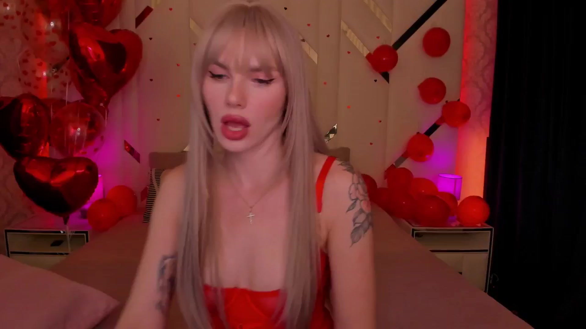 Gallery image thumbnail from Heleyybaylee's myfreecams stream on, 02/14/2025, 04:03 image 1 of 20