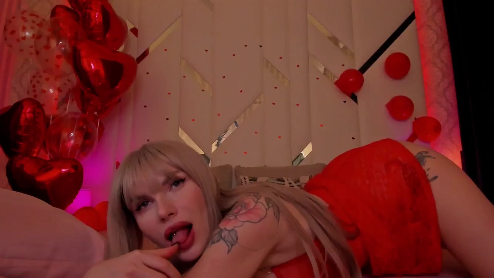 Gallery image thumbnail from Heleyybaylee's myfreecams stream on, 02/14/2025, 04:03 image 8 of 20