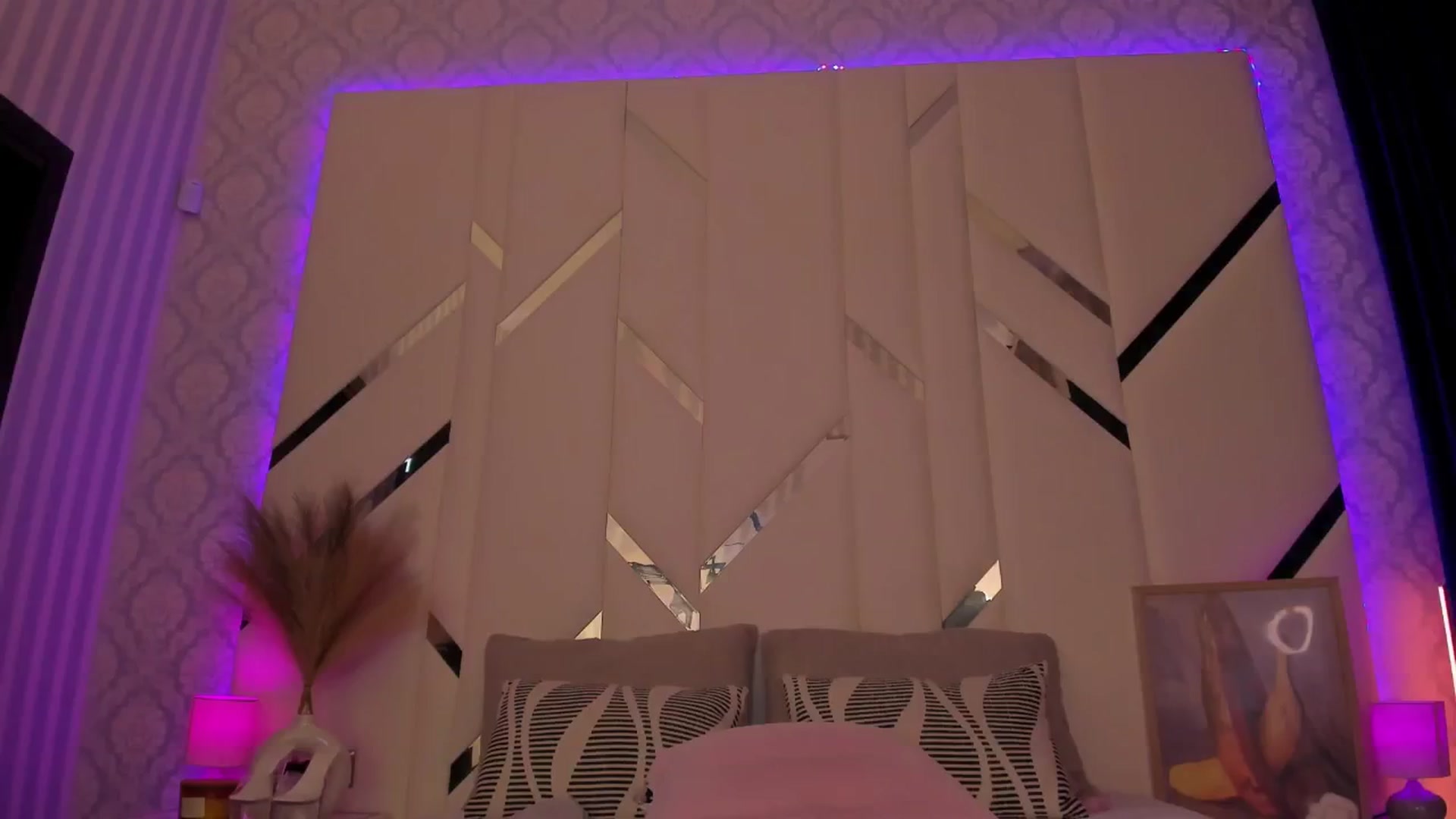 Gallery image thumbnail from Heleyybaylee's myfreecams stream on, 02/18/2025, 02:37 image 1 of 20