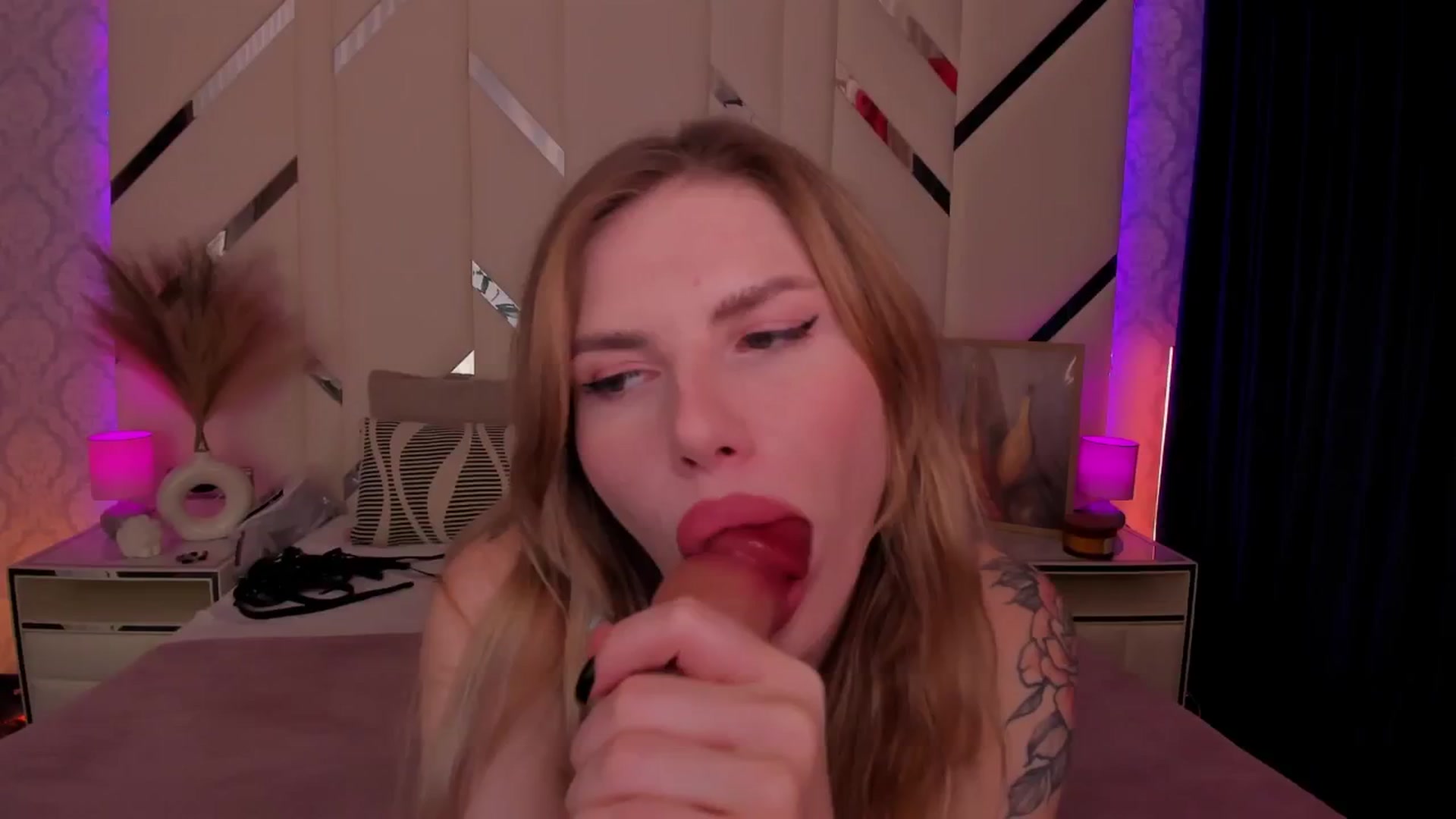 Gallery image thumbnail from Heleyybaylee's myfreecams stream on, 02/19/2025, 01:52 image 3 of 20