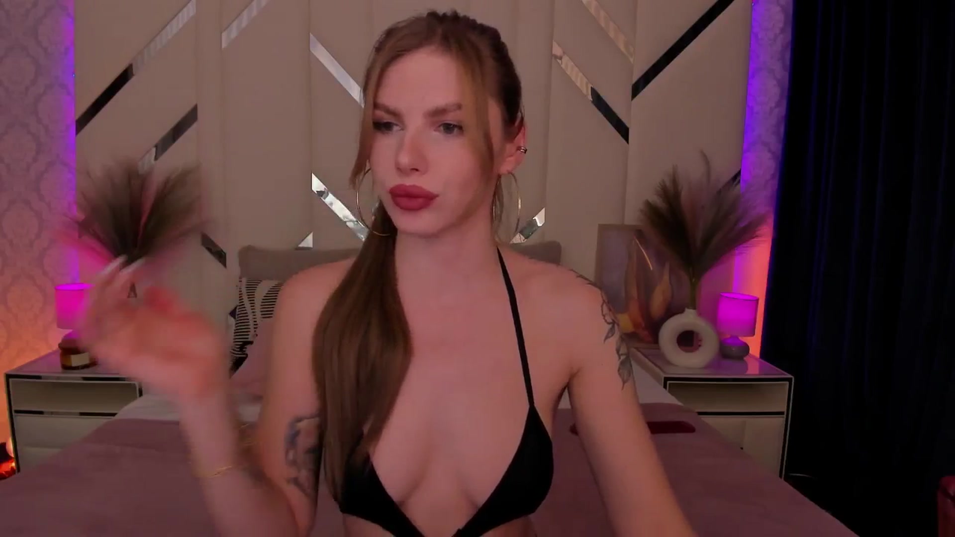 Gallery image thumbnail from Heleyybaylee's myfreecams stream on, 02/24/2025, 19:19 image 5 of 20