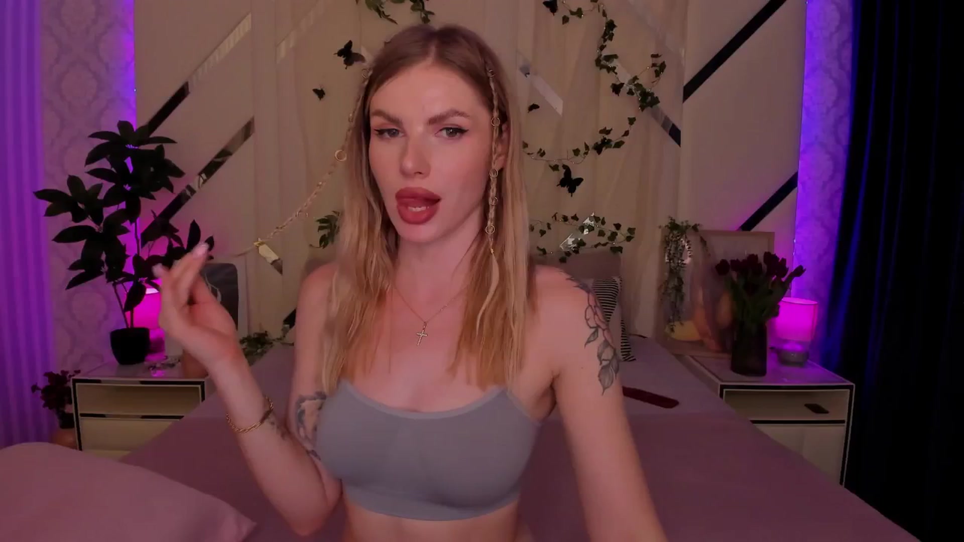 Gallery image thumbnail from Heleyybaylee's myfreecams stream on, 03/06/2025, 21:30 image 17 of 20