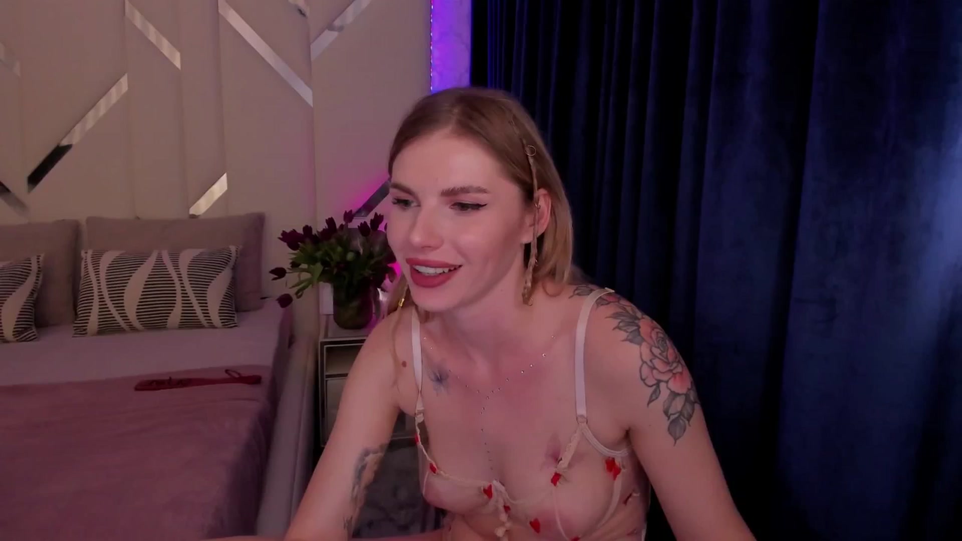 Gallery image thumbnail from Heleyybaylee's myfreecams stream on, 03/08/2025, 22:08 image 19 of 20