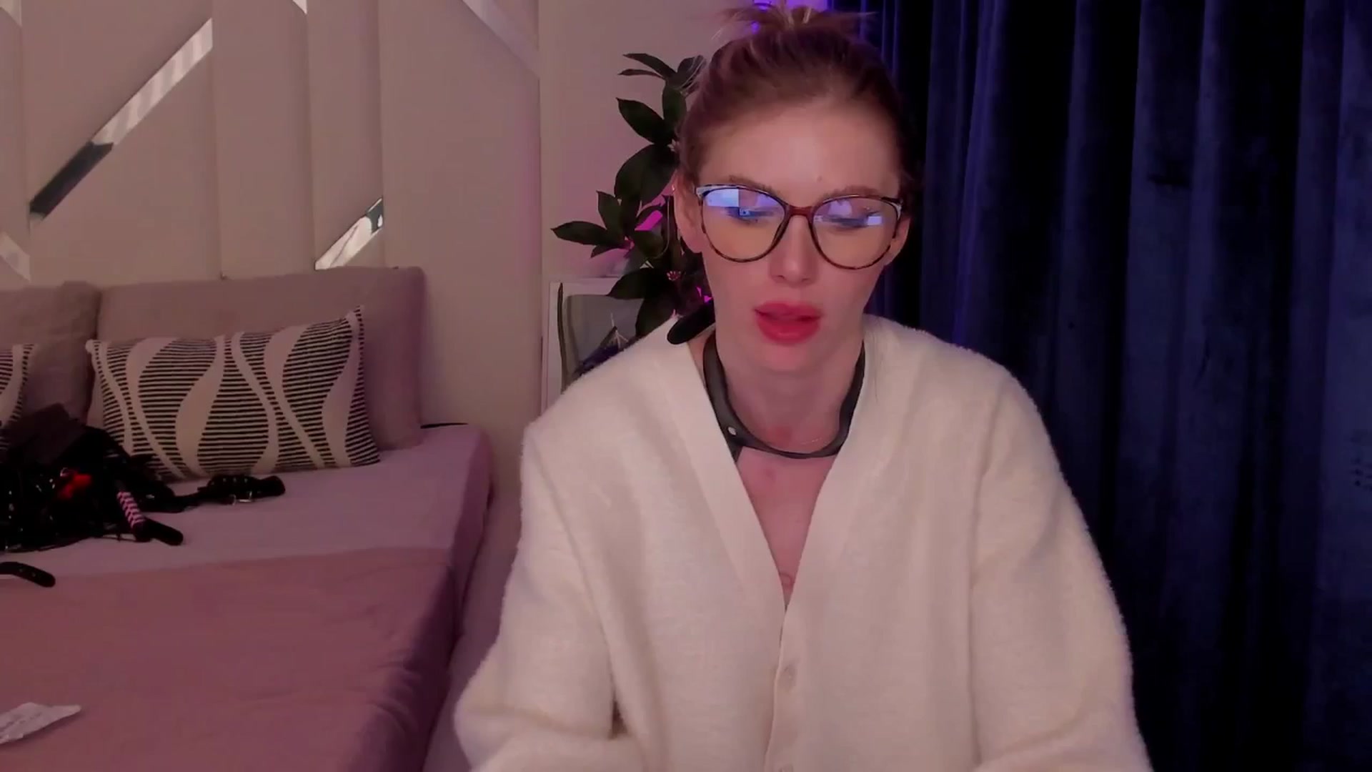 Gallery image thumbnail from Heleyybaylee's myfreecams stream on, 03/12/2025, 01:08 image 14 of 20