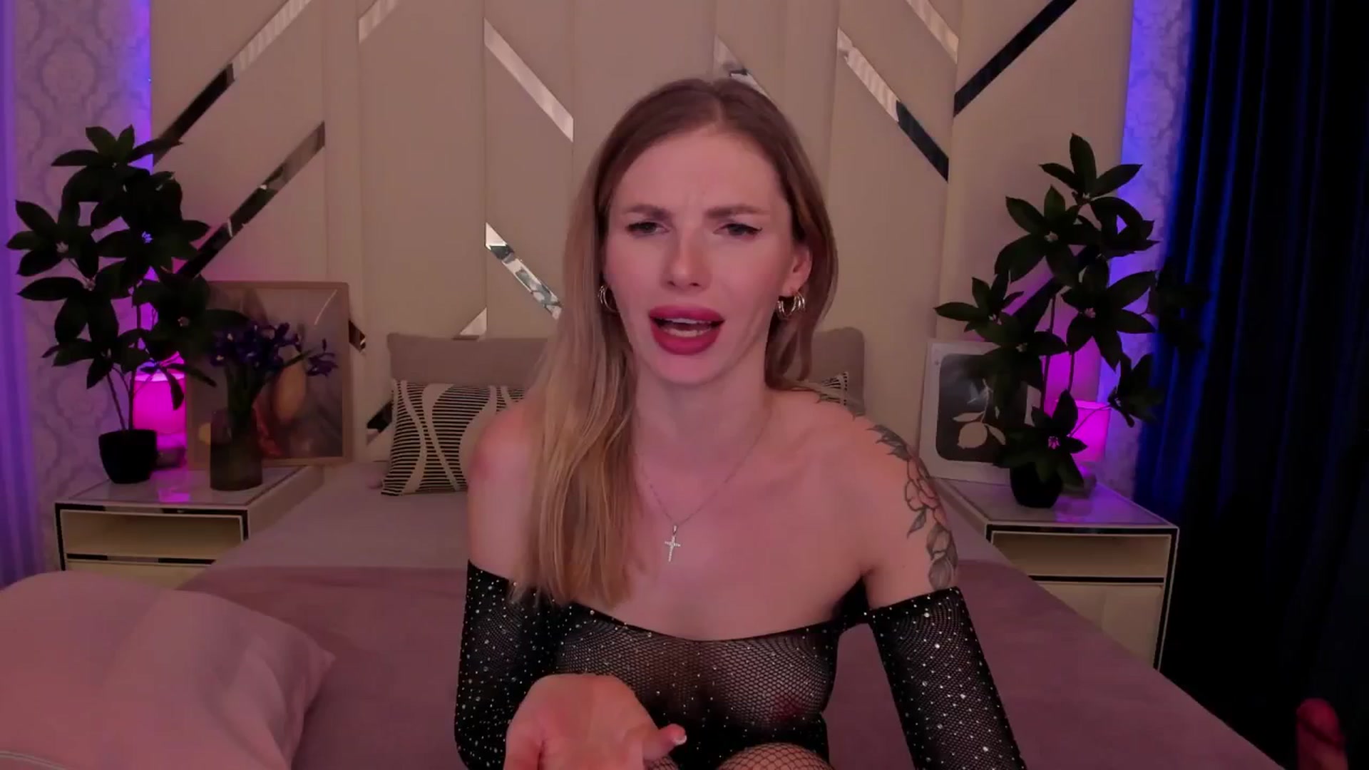 Gallery image thumbnail from Heleyybaylee's myfreecams stream on, 03/14/2025, 03:57 image 12 of 20