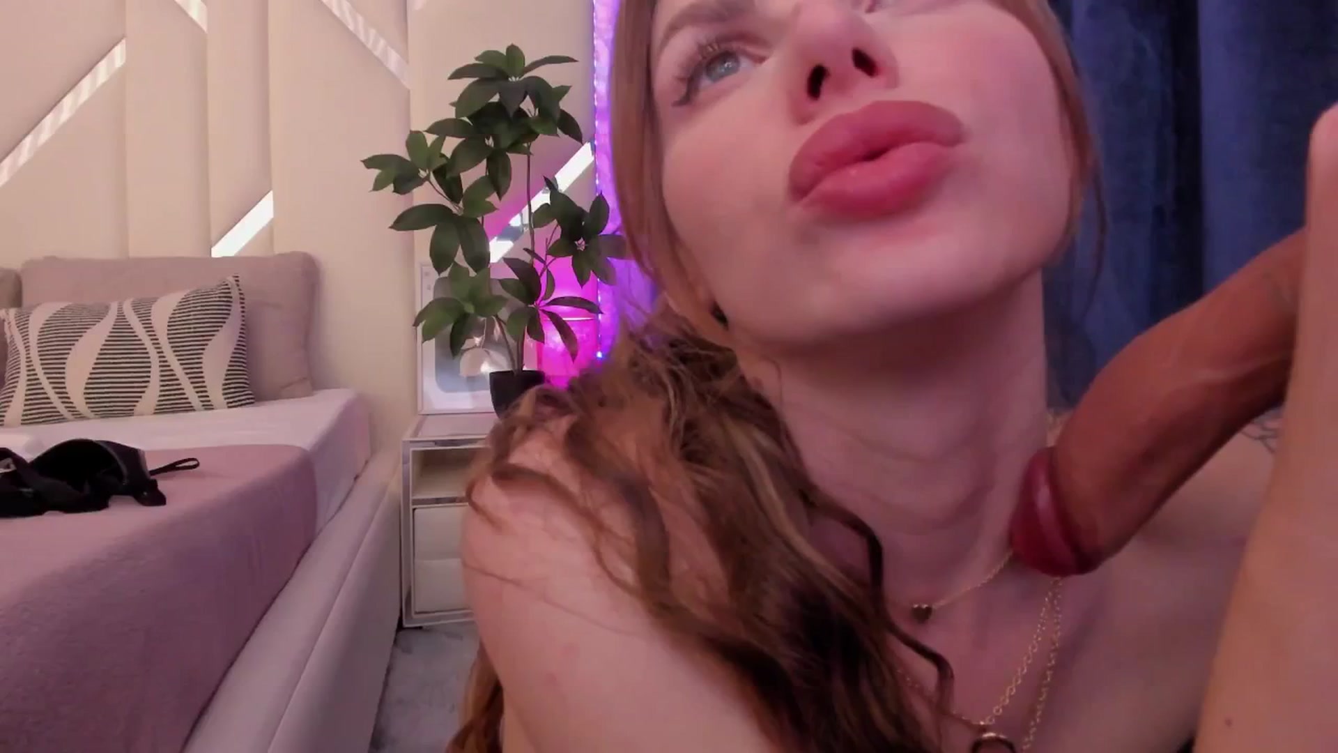 Gallery image thumbnail from Heleyybaylee's myfreecams stream on, 03/19/2025, 24:00 image 11 of 20