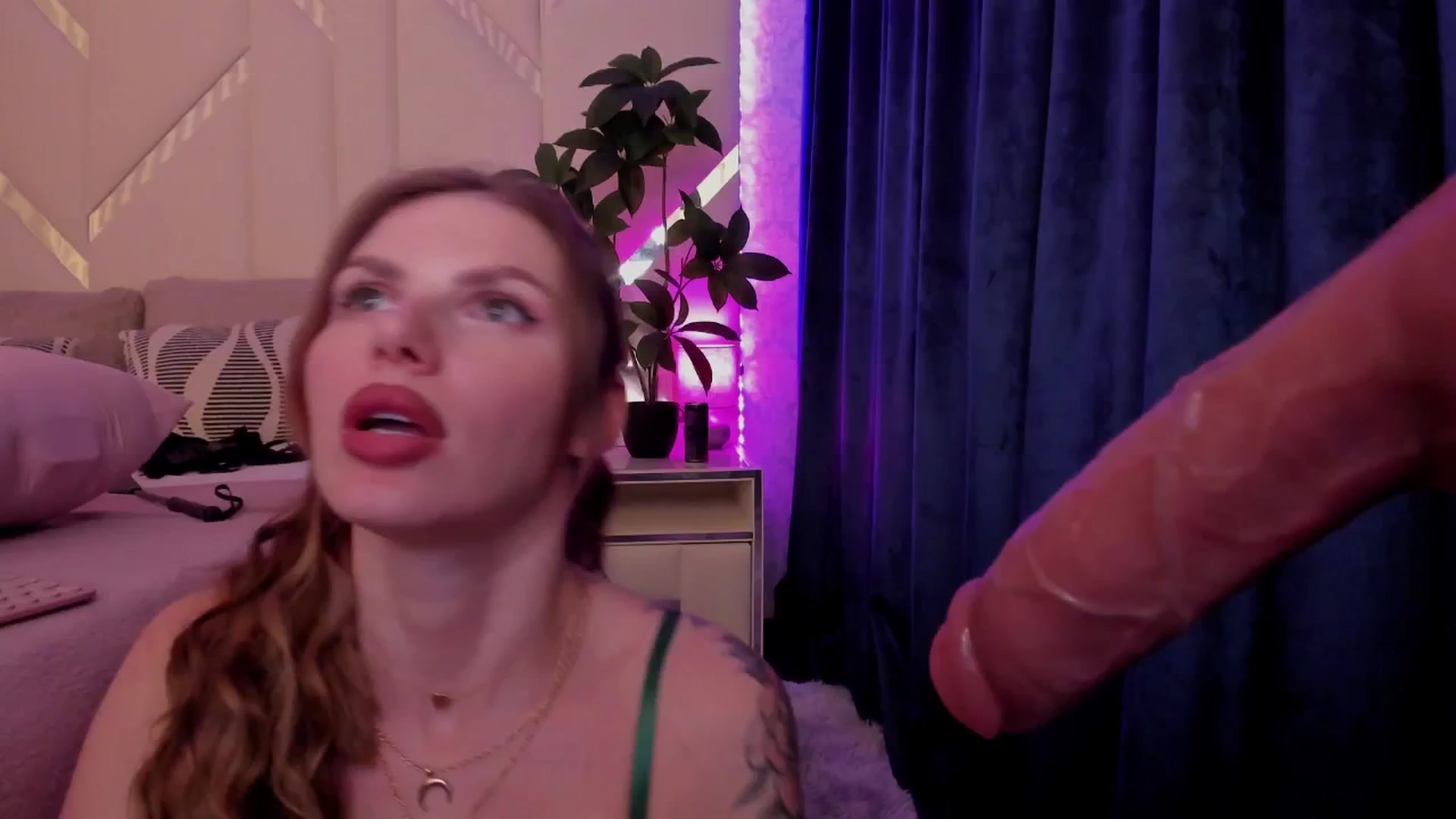 Gallery image thumbnail from Heleyybaylee's myfreecams stream on, 03/19/2025, 24:34 image 20 of 20