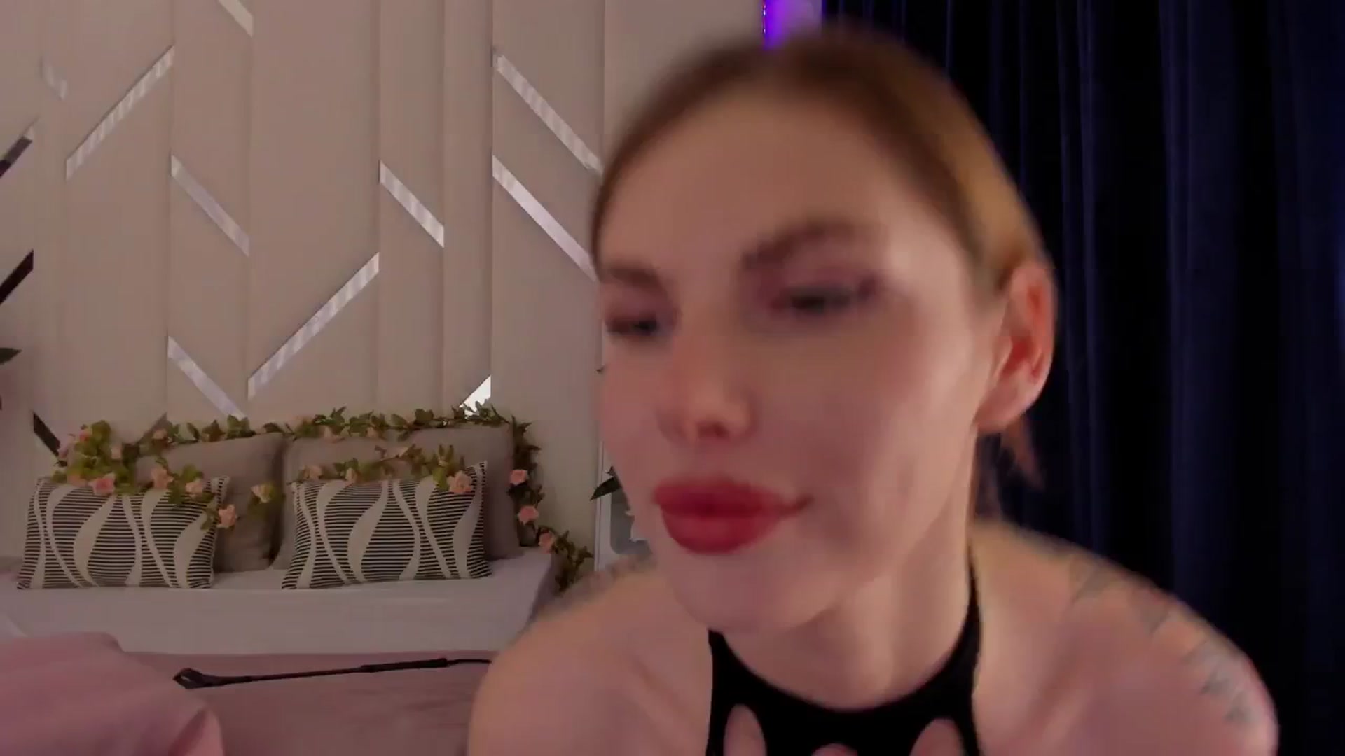 Gallery image thumbnail from Heleyybaylee's myfreecams stream on, 04/01/2025, 20:51 image 19 of 20