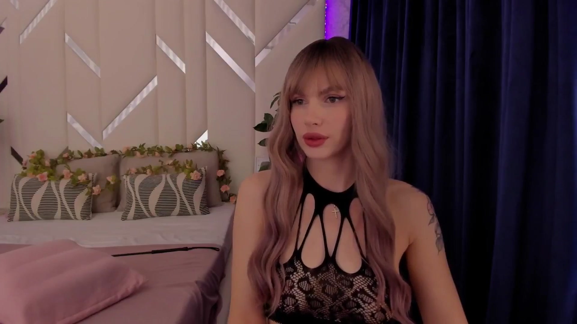 Gallery image thumbnail from Heleyybaylee's myfreecams stream on, 04/01/2025, 23:07 image 3 of 20