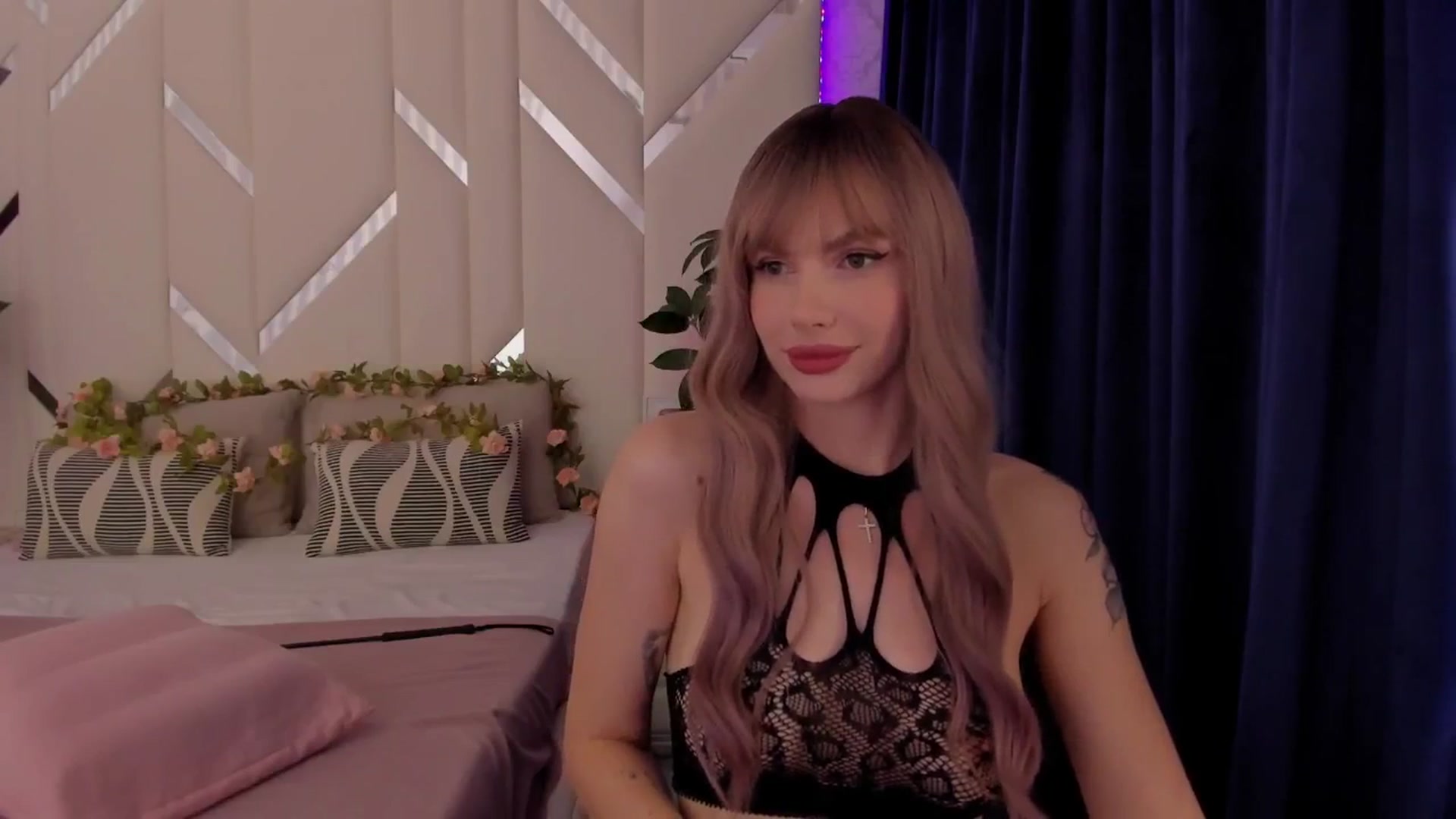 Gallery image thumbnail from Heleyybaylee's myfreecams stream on, 04/01/2025, 23:07 image 2 of 20