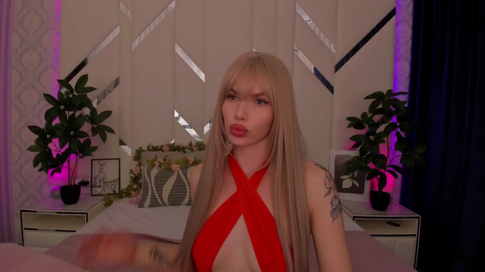 Gallery image thumbnail from Heleyybaylee's myfreecams stream on, 04/04/2025, 24:01 image 1 of 20