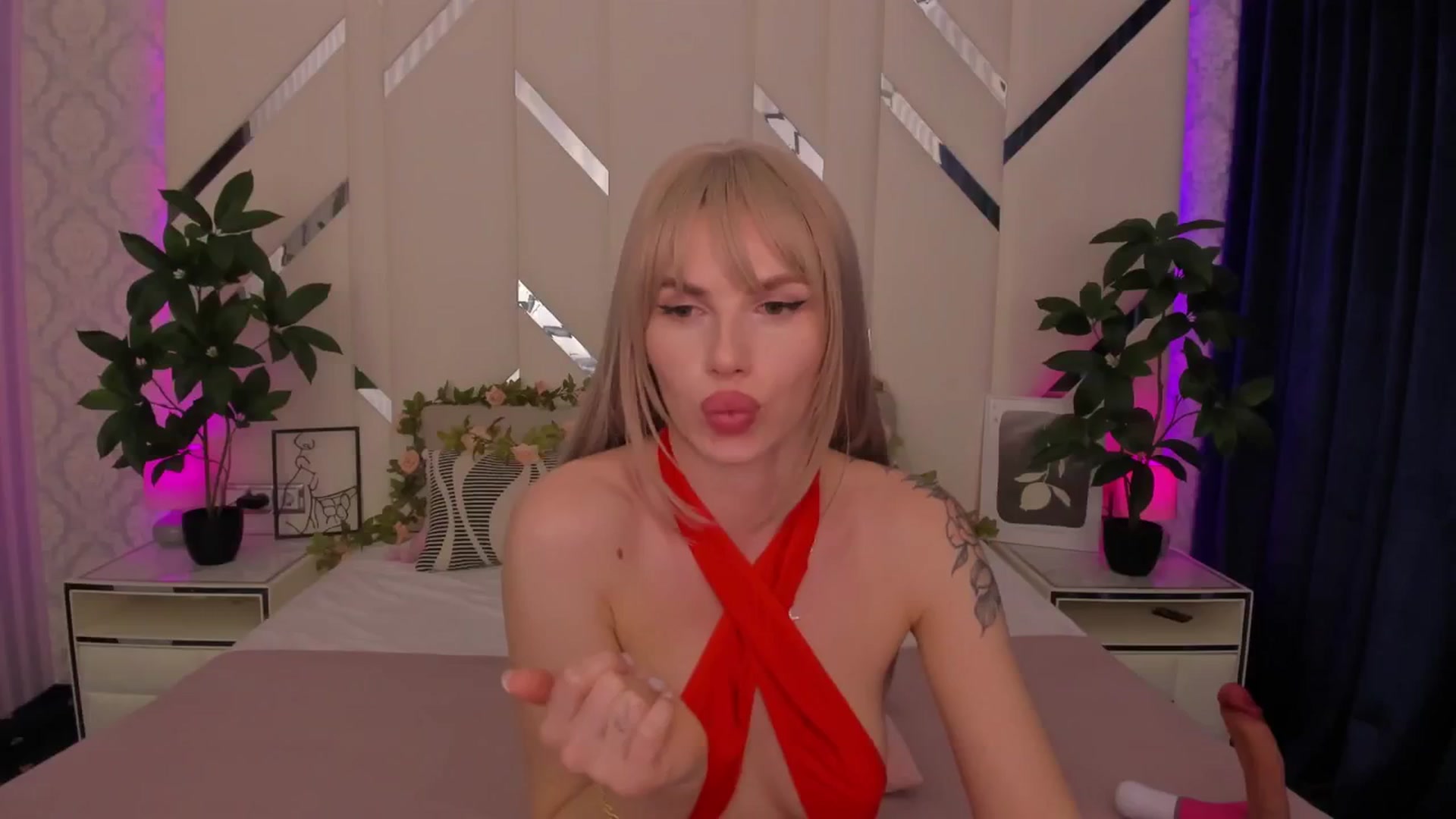Gallery image thumbnail from Heleyybaylee's myfreecams stream on, 04/04/2025, 02:24 image 19 of 20