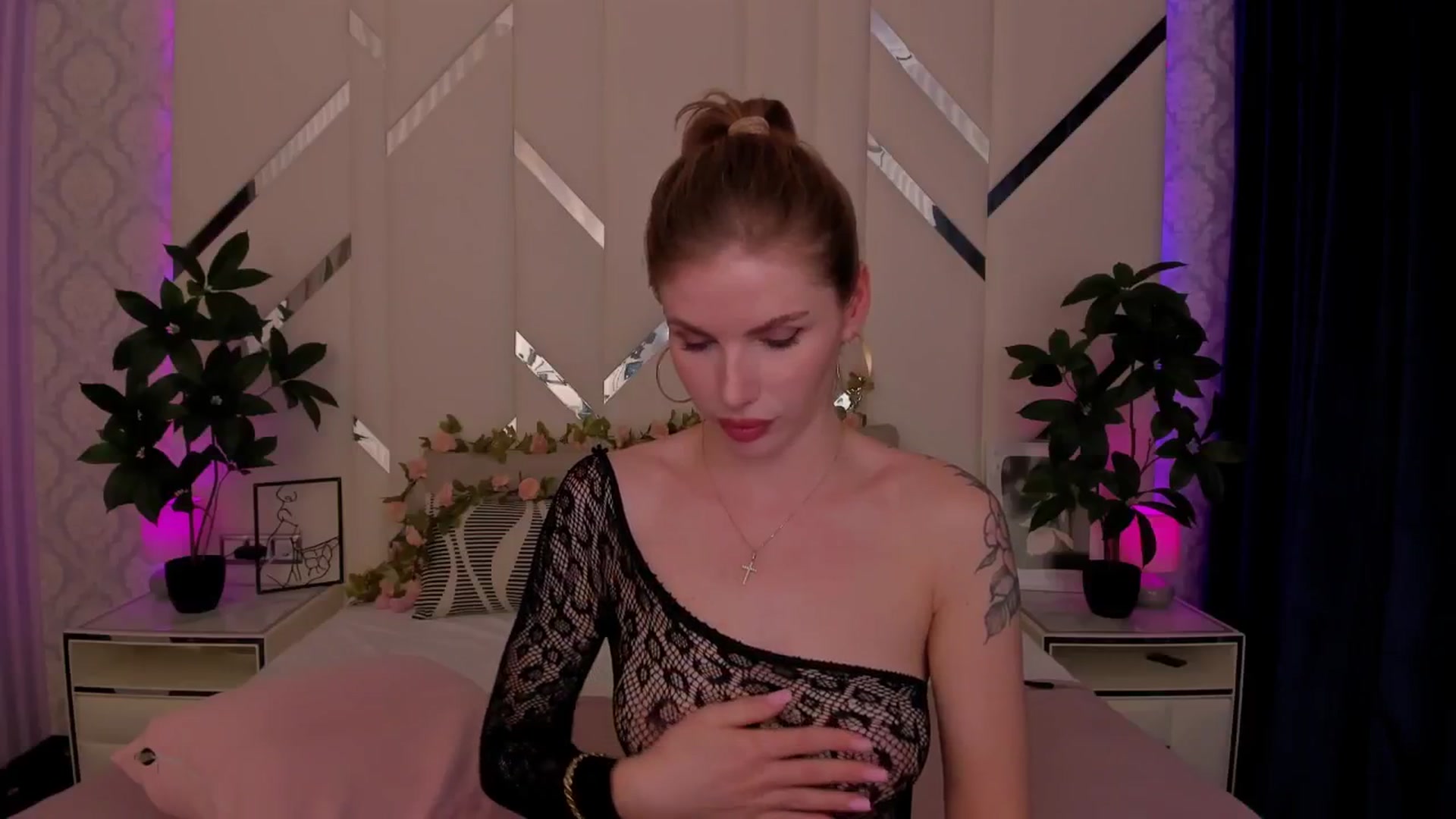 Gallery image thumbnail from Heleyybaylee's myfreecams stream on, 04/05/2025, 21:09 image 4 of 20