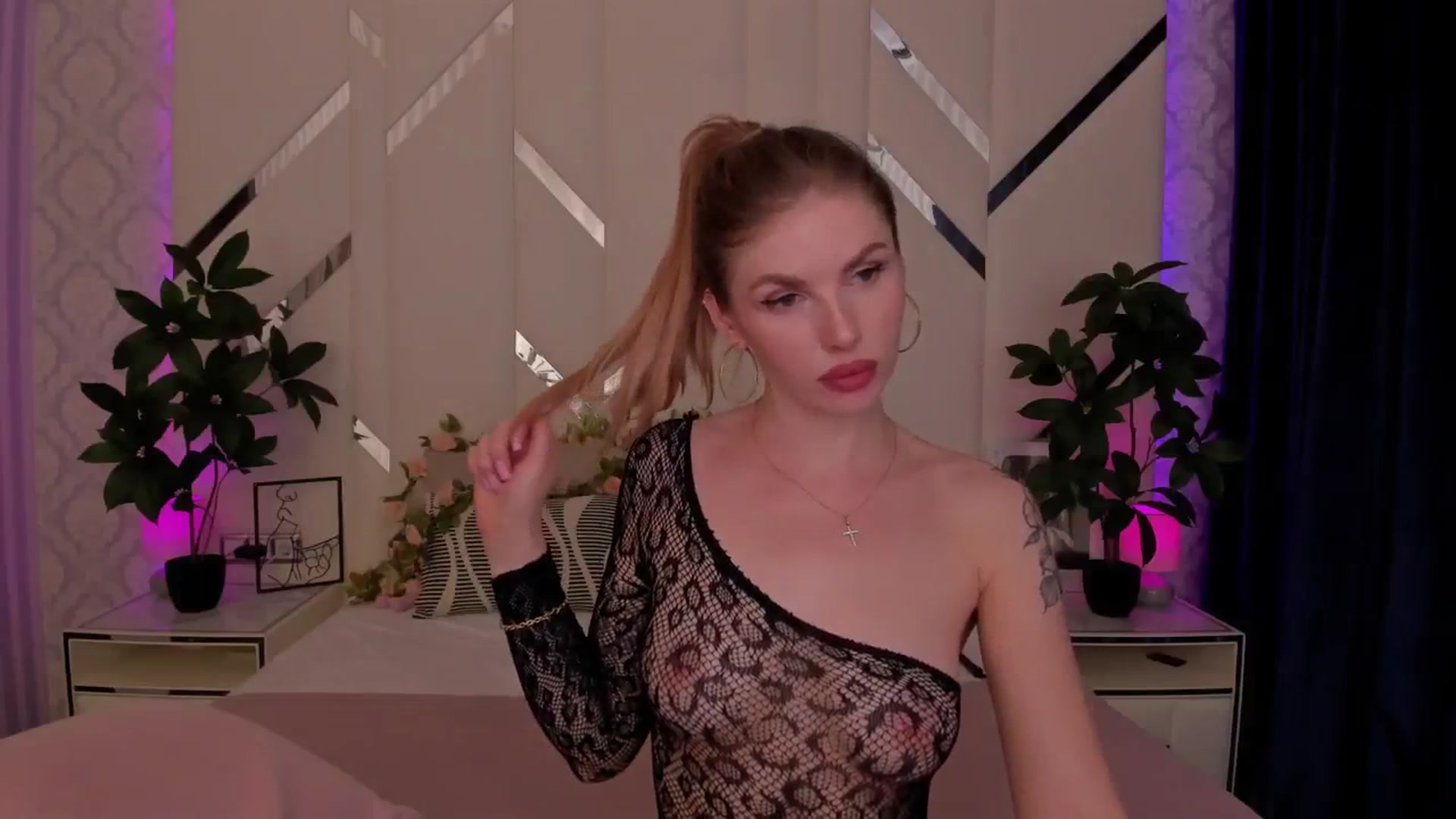 Gallery image thumbnail from Heleyybaylee's myfreecams stream on, 04/05/2025, 21:09 image 2 of 20