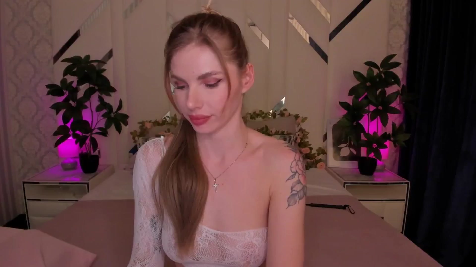 Gallery image thumbnail from Heleyybaylee's myfreecams stream on, 04/08/2025, 02:56 image 6 of 20