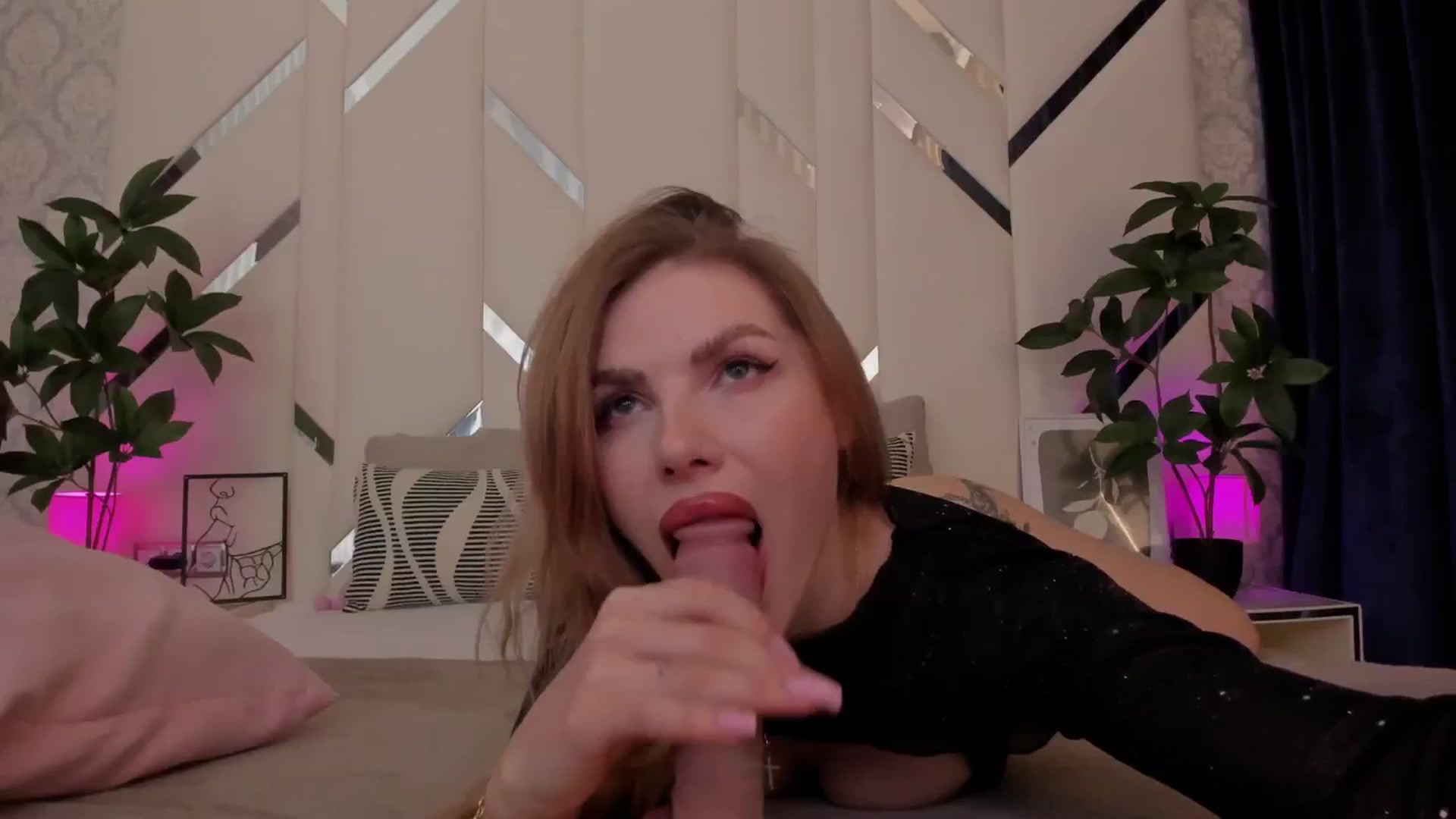 Gallery image thumbnail from Heleyybaylee's myfreecams stream on, 04/08/2025, 23:26 image 12 of 20