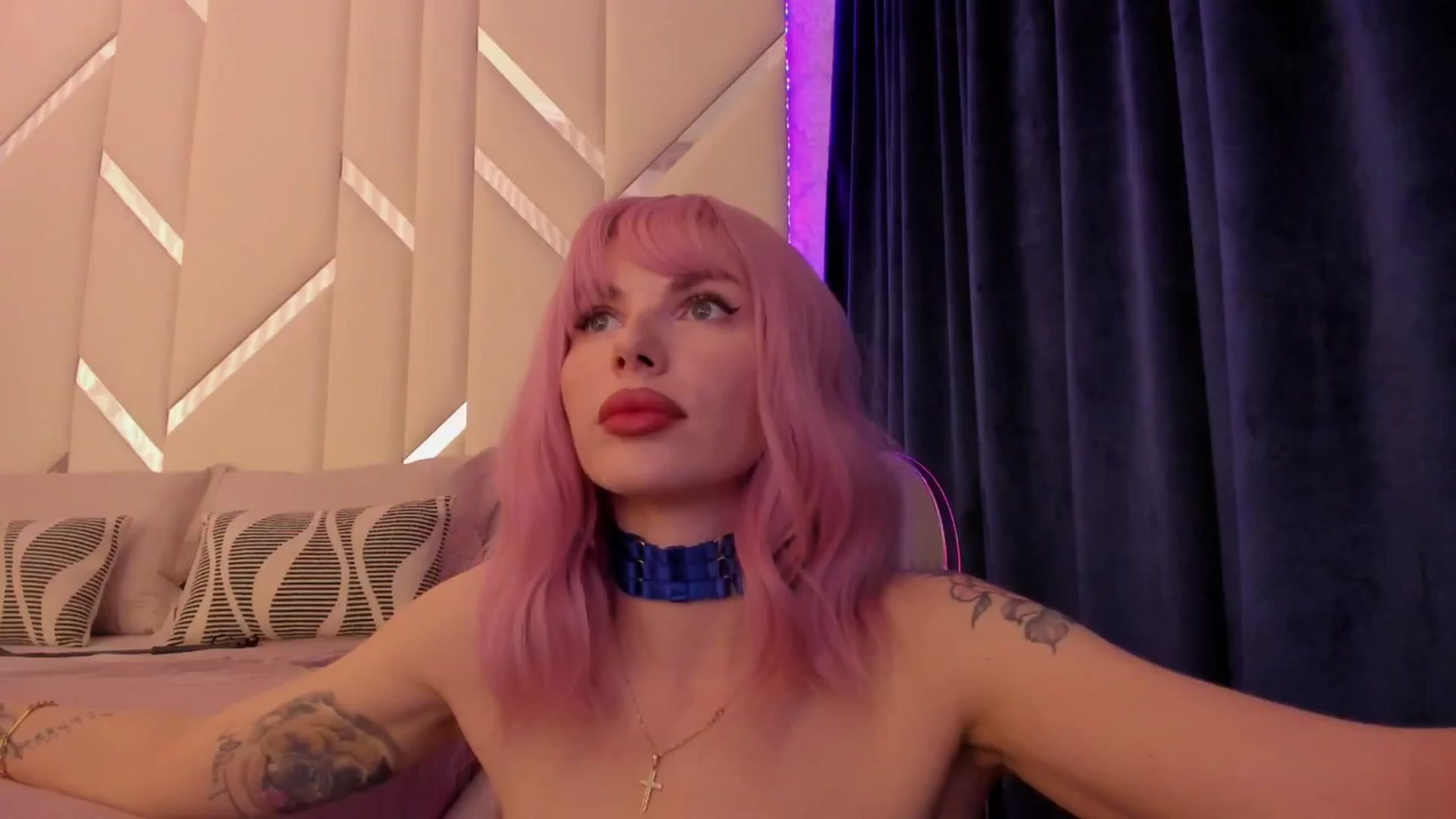 Gallery image thumbnail from Heleyybaylee's myfreecams stream on, 04/21/2025, 15:36 image 5 of 20