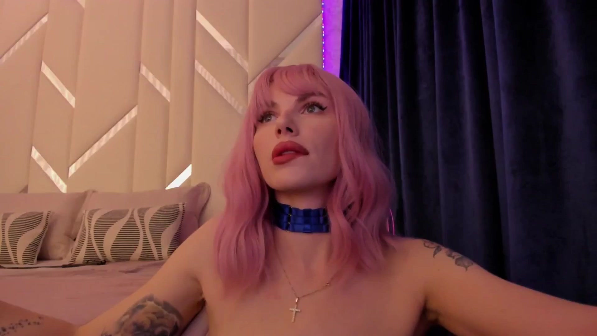 Gallery image thumbnail from Heleyybaylee's myfreecams stream on, 04/21/2025, 15:36 image 4 of 20