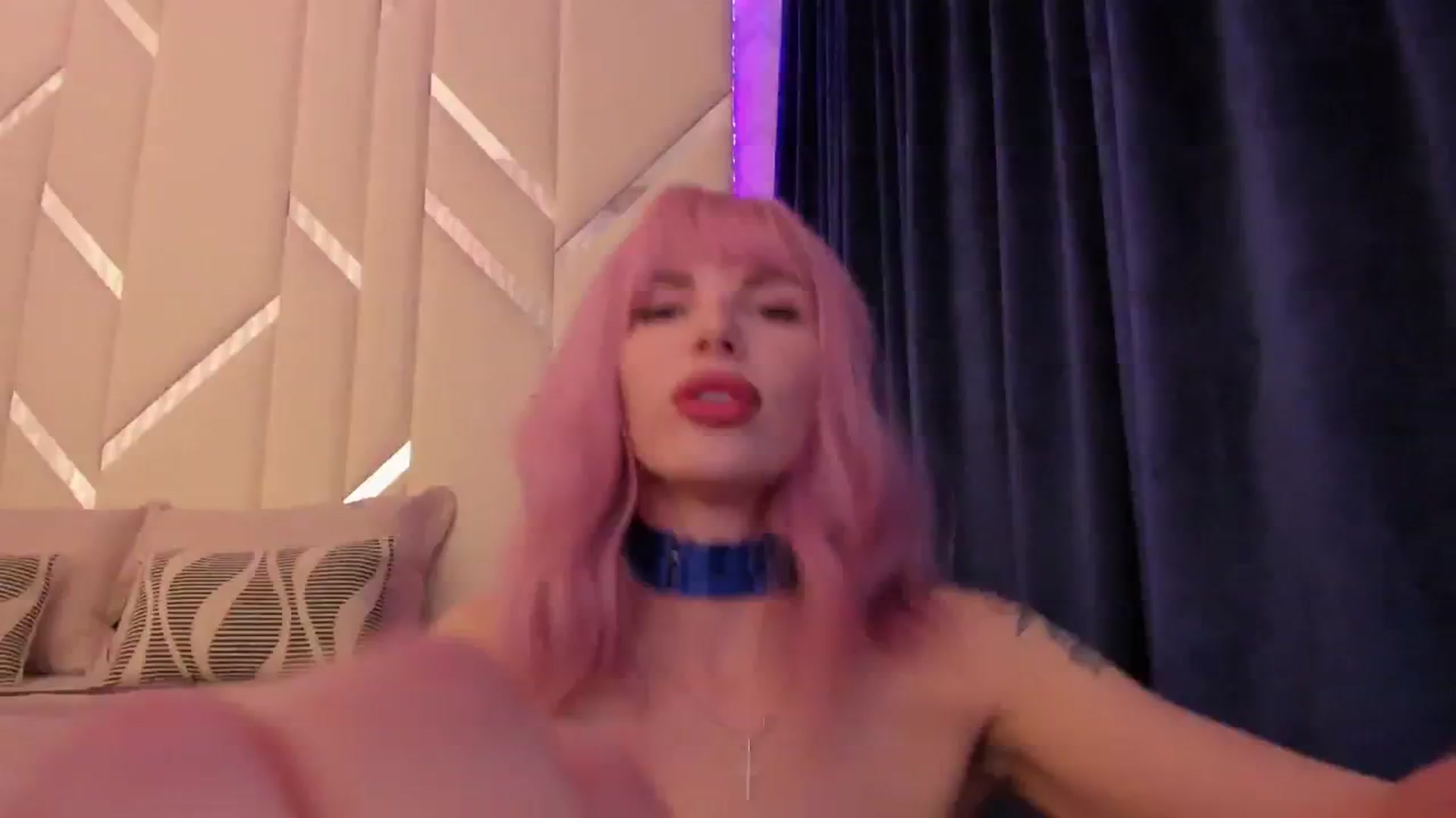 Gallery image thumbnail from Heleyybaylee's myfreecams stream on, 04/21/2025, 15:36 image 16 of 20