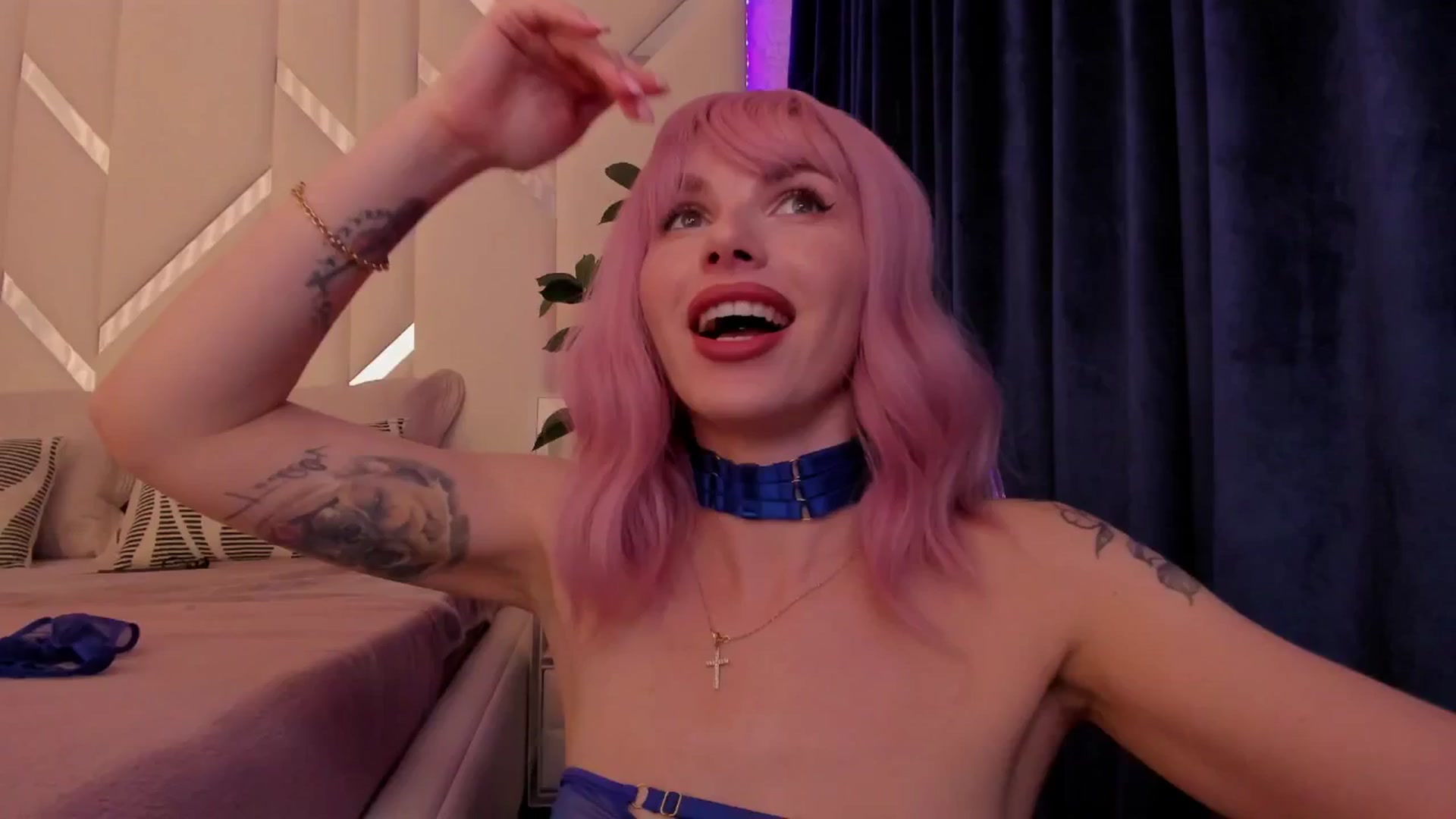 Gallery image thumbnail from Heleyybaylee's myfreecams stream on, 04/21/2025, 19:57 image 3 of 20