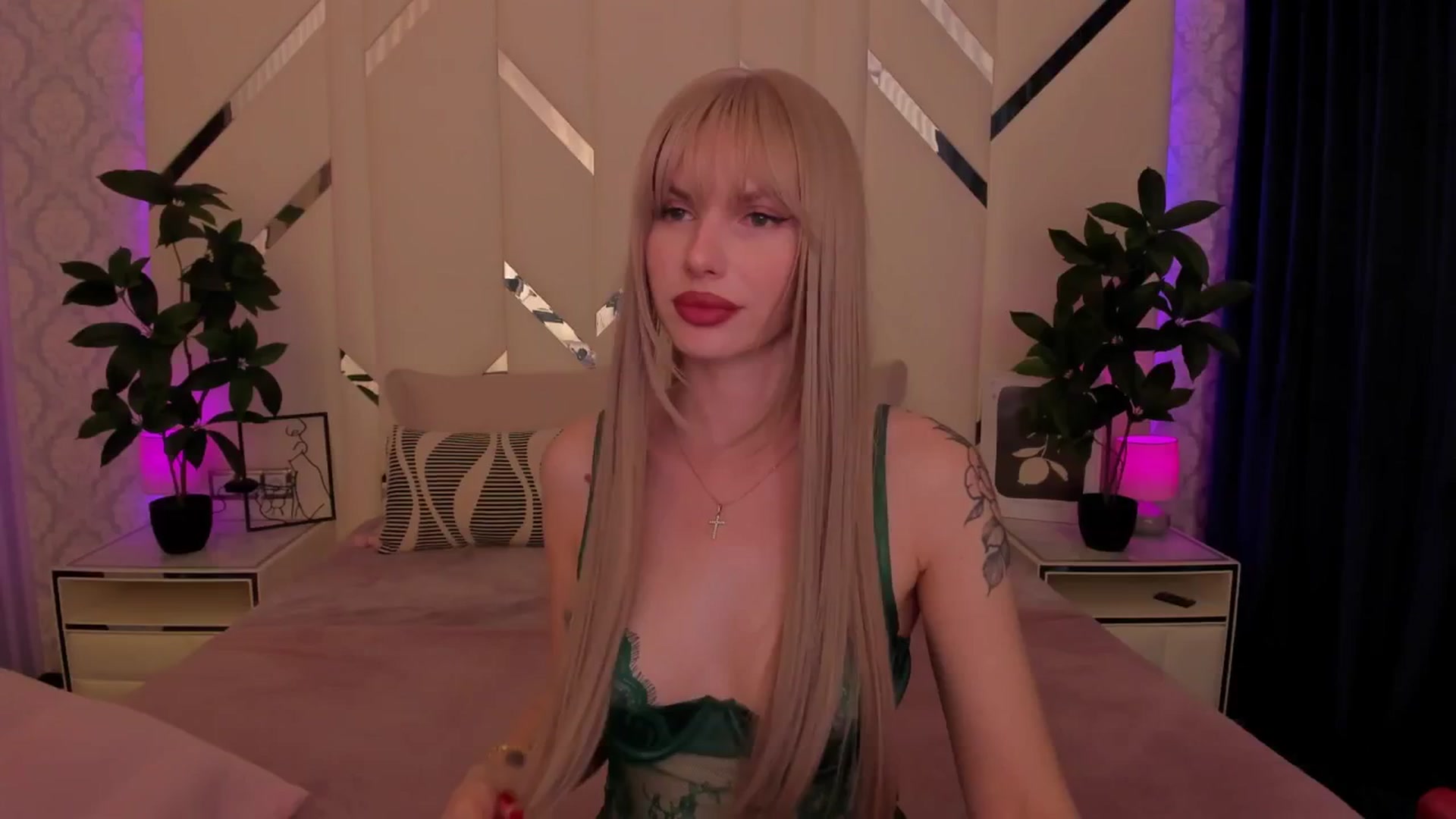 Gallery image thumbnail from Heleyybaylee's myfreecams stream on, 04/25/2025, 01:44 image 10 of 20
