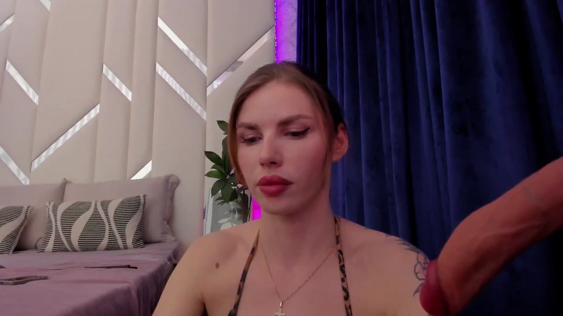 Gallery image thumbnail from Heleyybaylee's myfreecams stream on, 04/25/2025, 21:30 image 12 of 20
