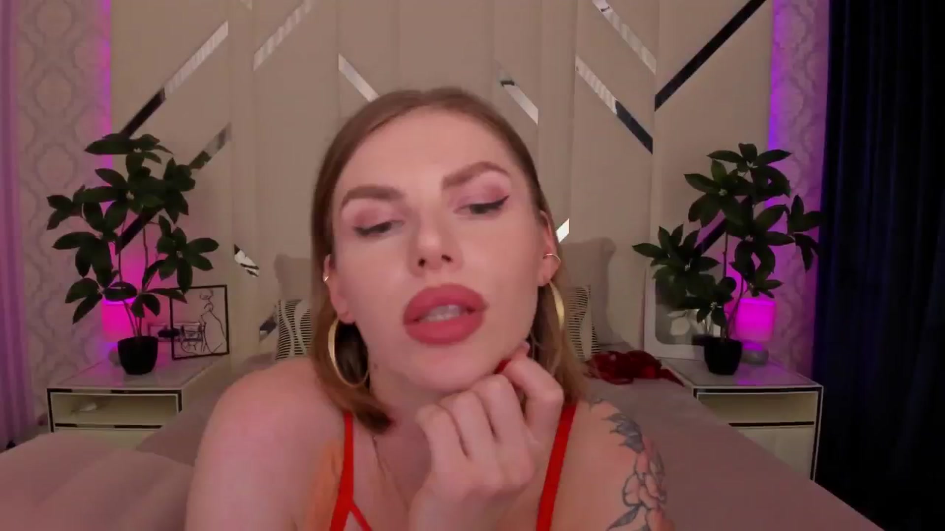Gallery image thumbnail from Heleyybaylee's myfreecams stream on, 05/05/2025, 21:39 image 7 of 20