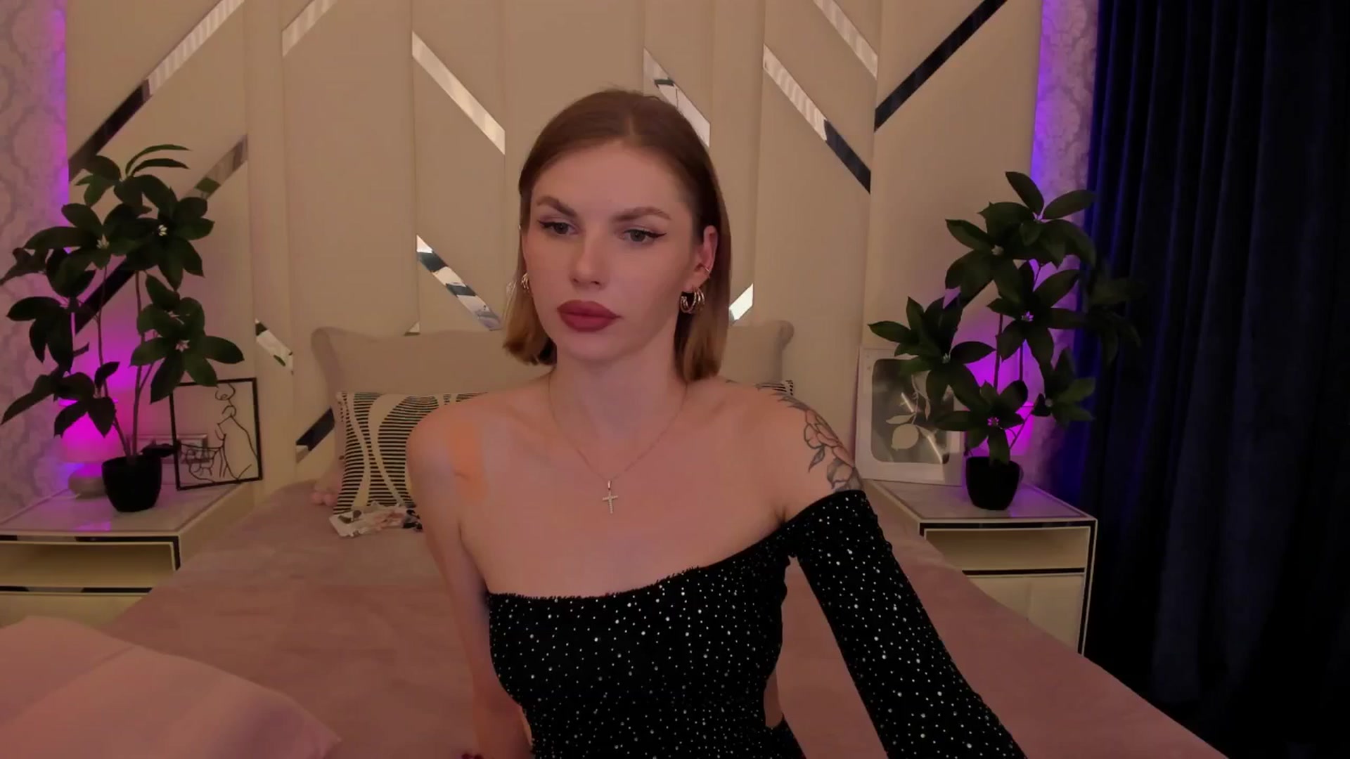 Gallery image thumbnail from Heleyybaylee's myfreecams stream on, 05/06/2025, 23:45 image 14 of 20