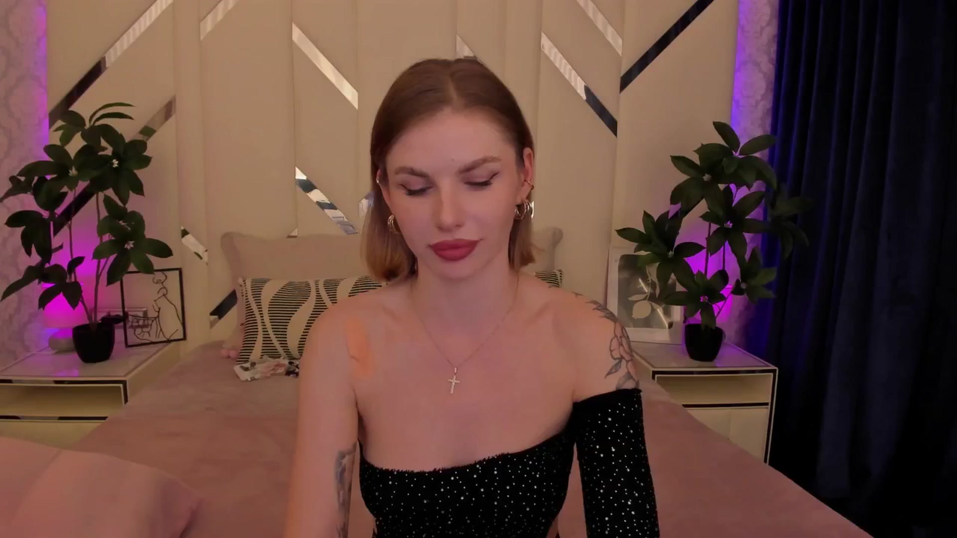 Gallery image thumbnail from Heleyybaylee's myfreecams stream on, 05/06/2025, 23:45 image 17 of 20