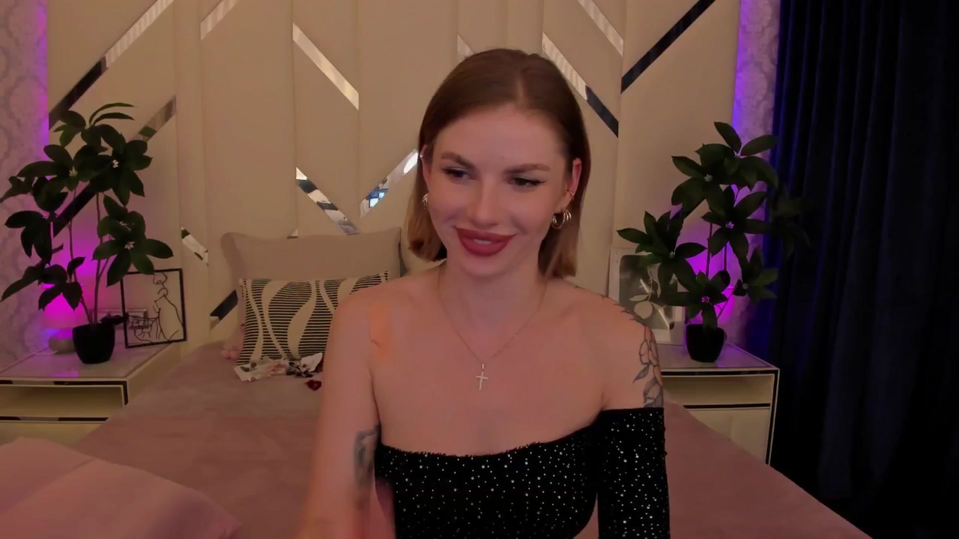 Gallery image thumbnail from Heleyybaylee's myfreecams stream on, 05/06/2025, 23:45 image 15 of 20