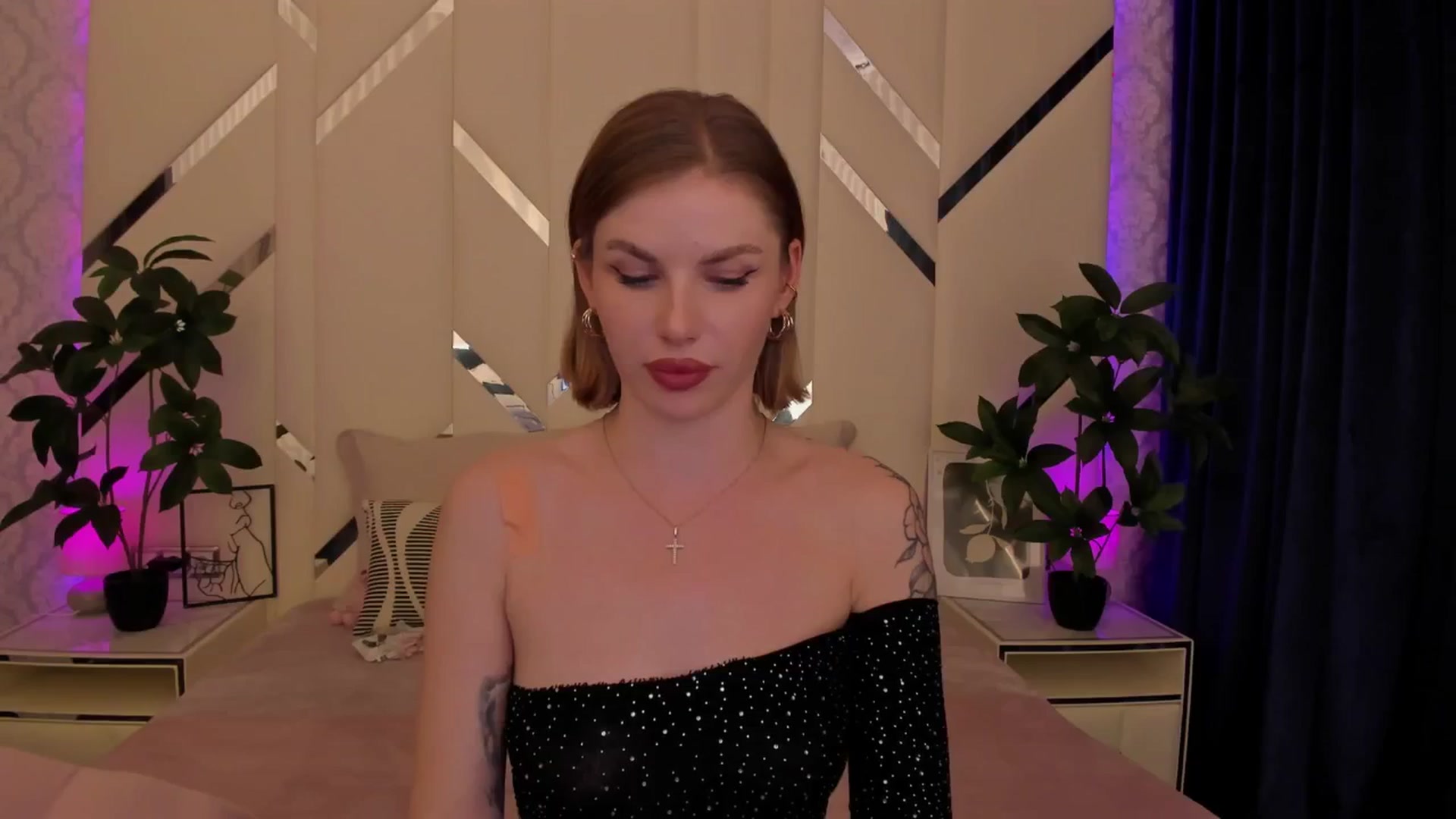 Gallery image thumbnail from Heleyybaylee's myfreecams stream on, 05/06/2025, 23:45 image 19 of 20