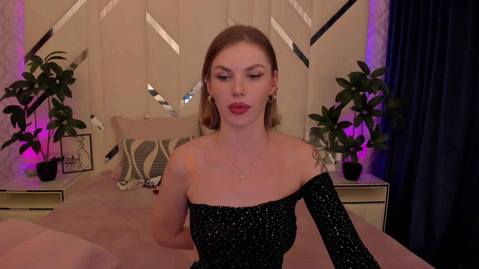 Gallery image thumbnail from Heleyybaylee's myfreecams stream on, 05/06/2025, 23:45 image 13 of 20
