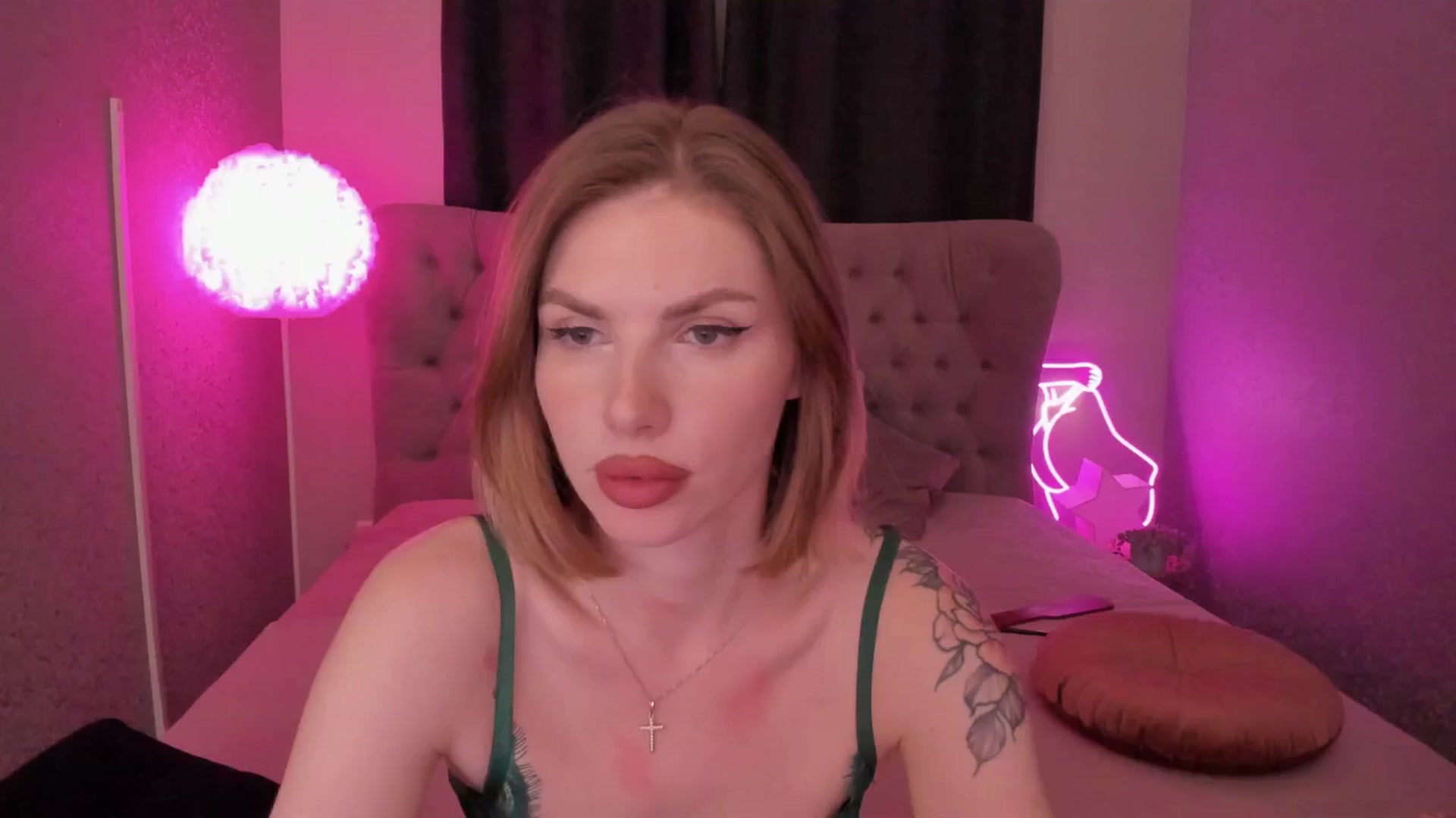 Gallery image thumbnail from Heleyybaylee's myfreecams stream on, 05/21/2025, 01:26 image 8 of 20