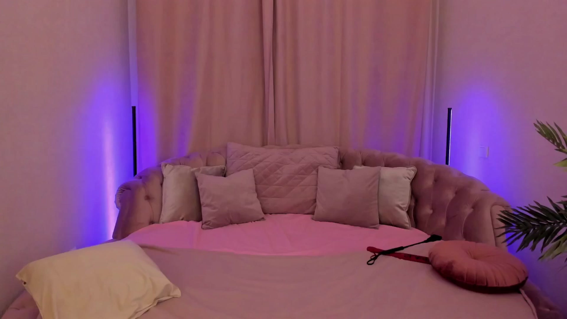 Gallery image thumbnail from Heleyybaylee's myfreecams stream on, 05/27/2025, 20:22 image 4 of 20