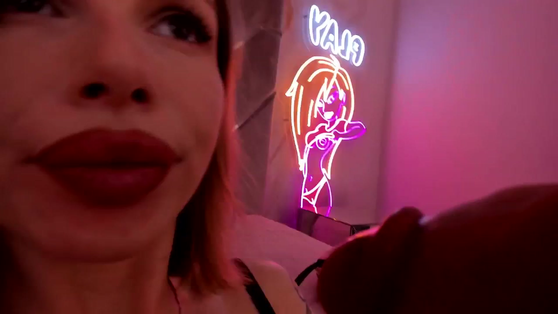 Gallery image thumbnail from Heleyybaylee's myfreecams stream on, 06/04/2025, 21:53 image 3 of 20