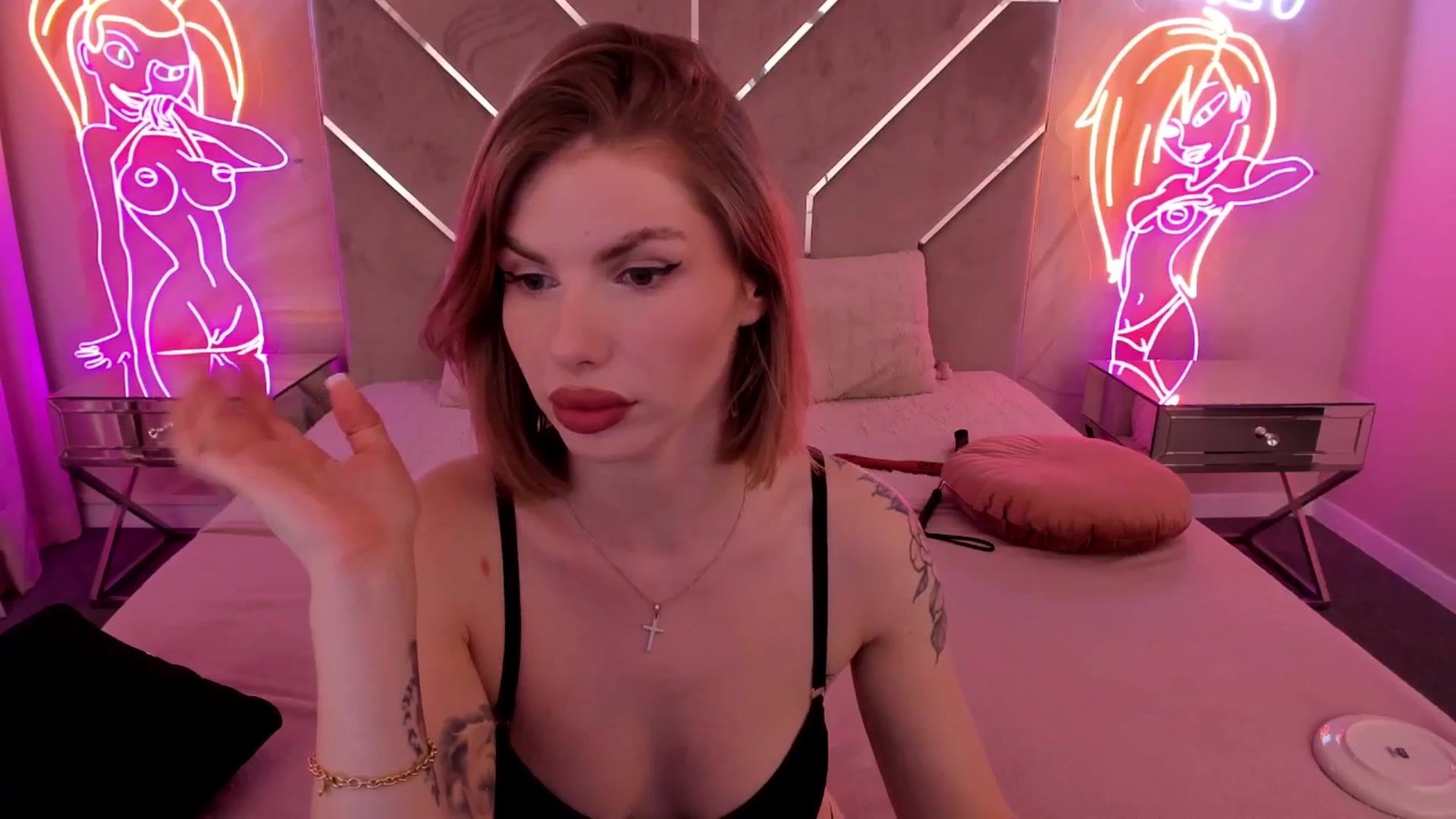 Gallery image thumbnail from Heleyybaylee's myfreecams stream on, 06/05/2025, 01:24 image 10 of 20