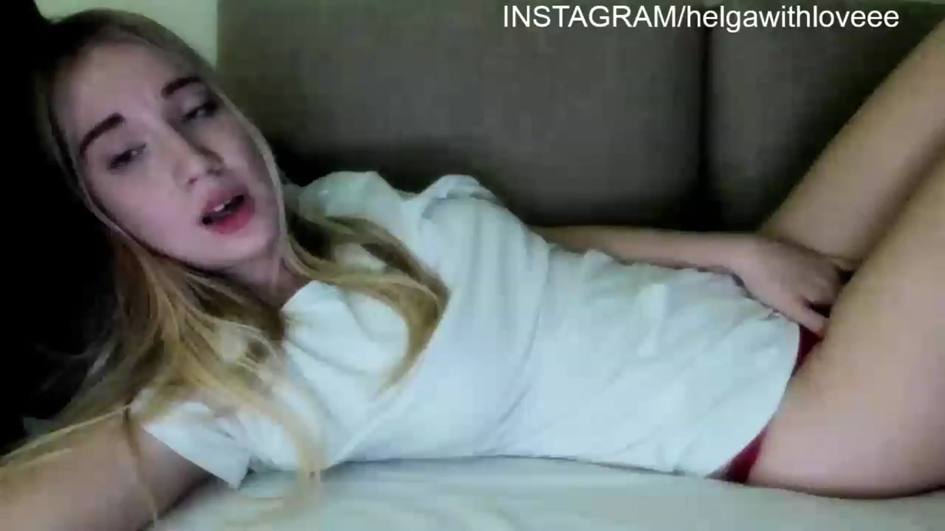 Gallery image thumbnail from Helgapataki's myfreecams stream on, 11/23/2022, 02:09 image 16 of 20