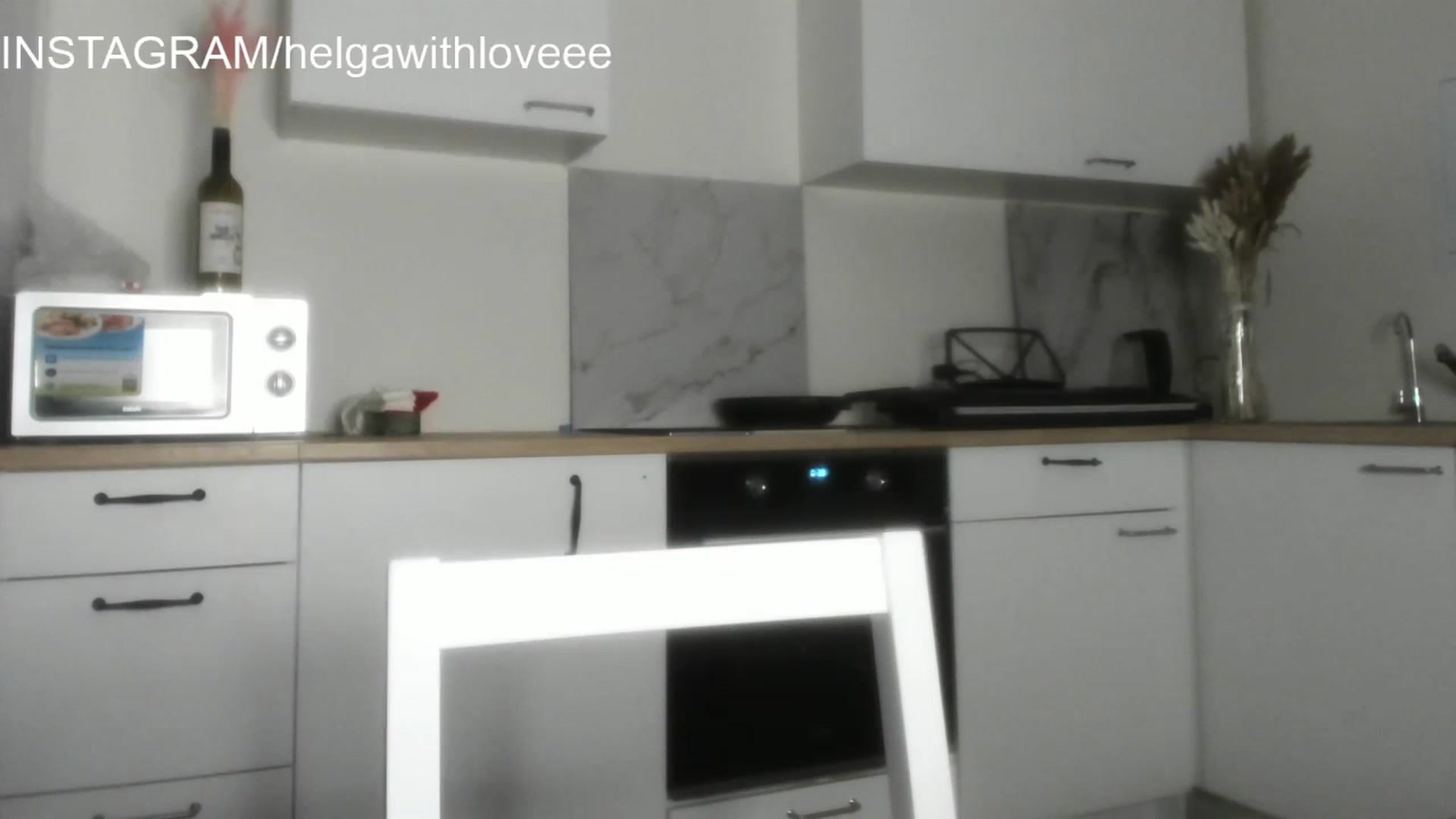 Gallery image thumbnail from Helgapataki's myfreecams stream on, 03/31/2023, 16:37 image 10 of 20