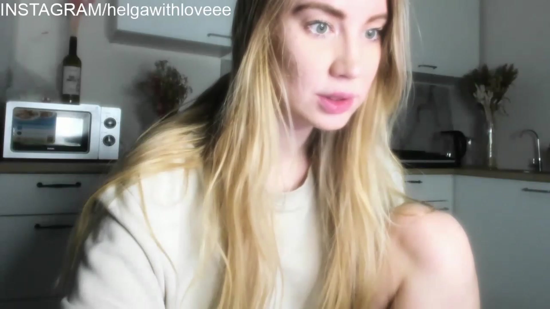 Gallery image thumbnail from Helgapataki's myfreecams stream on, 04/06/2023, 16:59 image 15 of 20