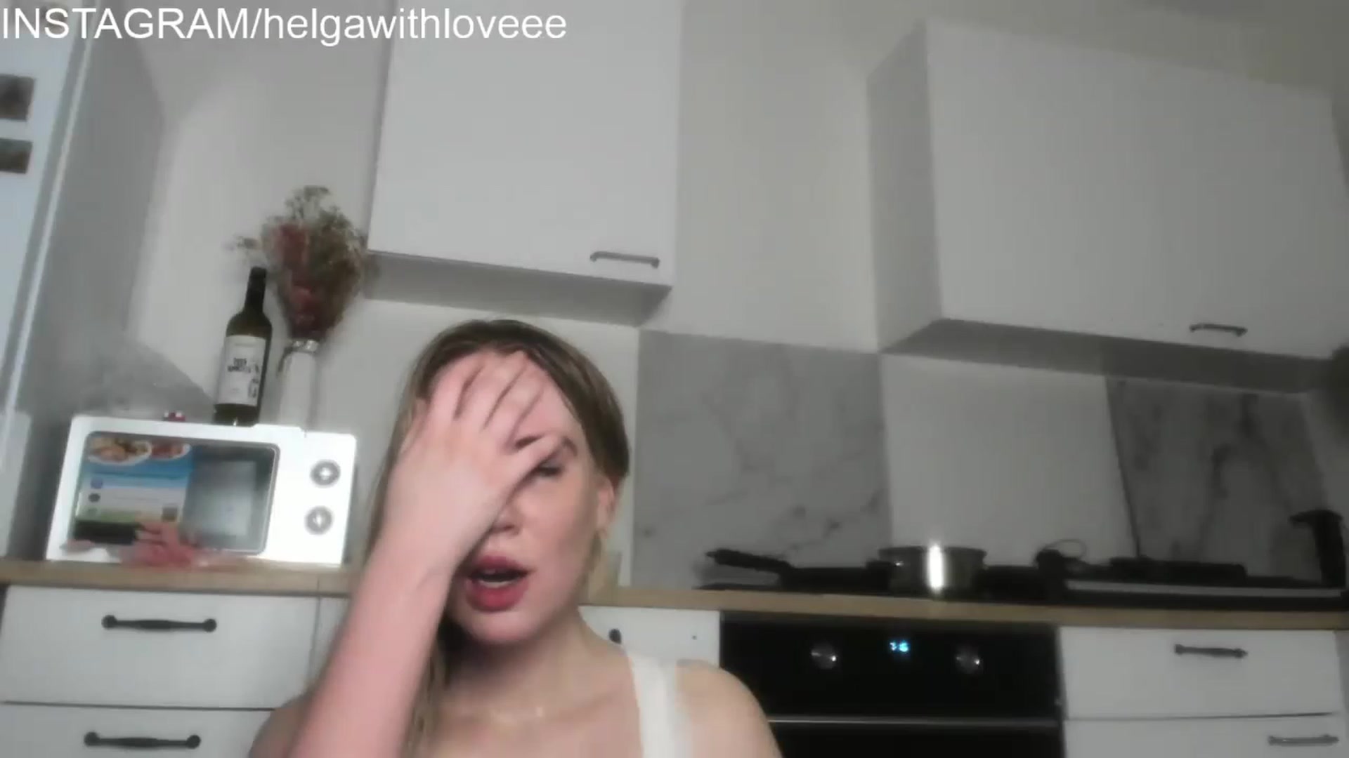 Gallery image thumbnail from Helgapataki's myfreecams stream on, 04/06/2023, 22:47 image 17 of 20