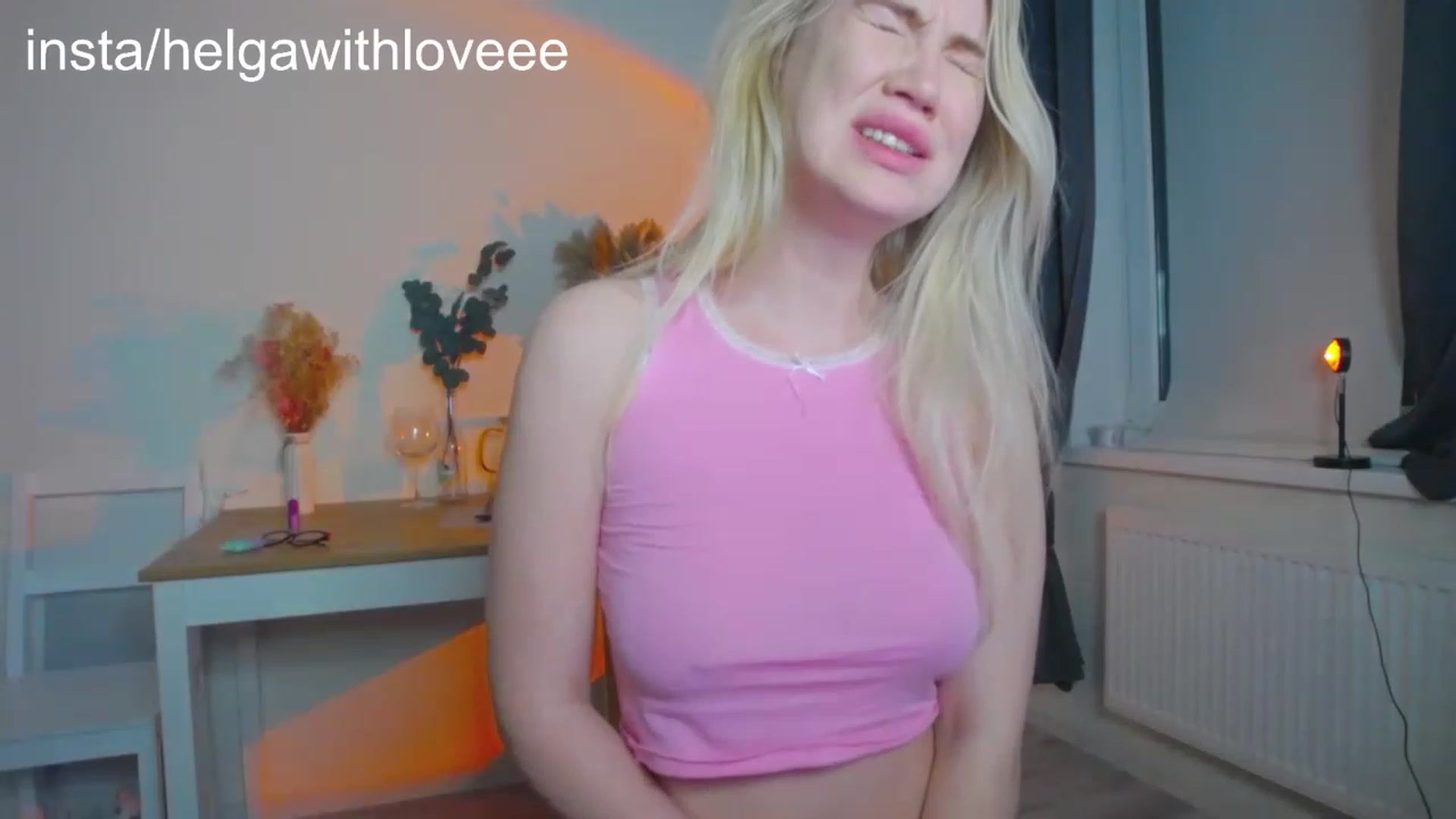 Gallery image thumbnail from Helgapataki's myfreecams stream on, 04/30/2023, 24:39 image 4 of 20