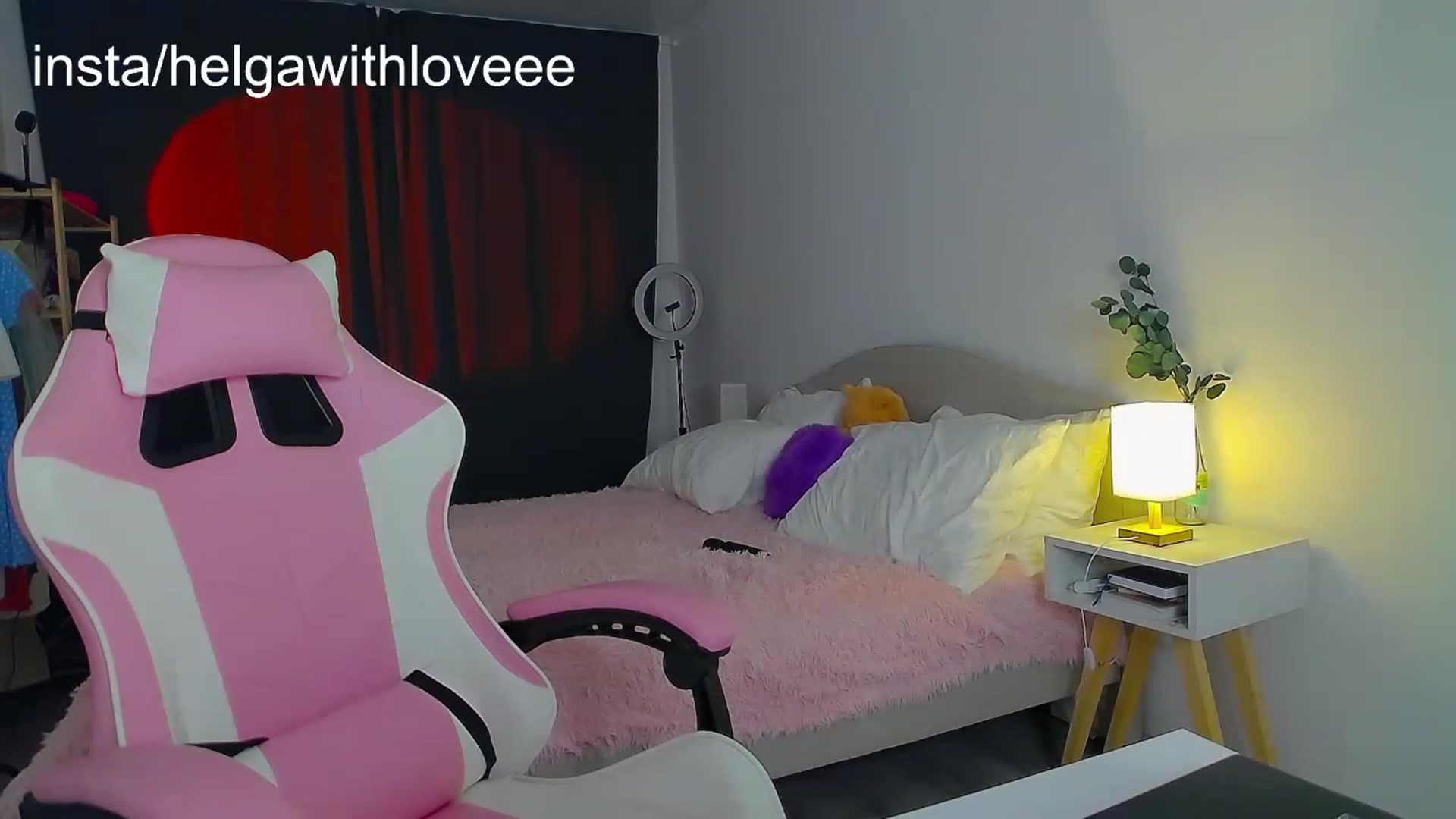 Gallery image thumbnail from Helgapataki's myfreecams stream on, 06/01/2023, 23:18 image 3 of 20