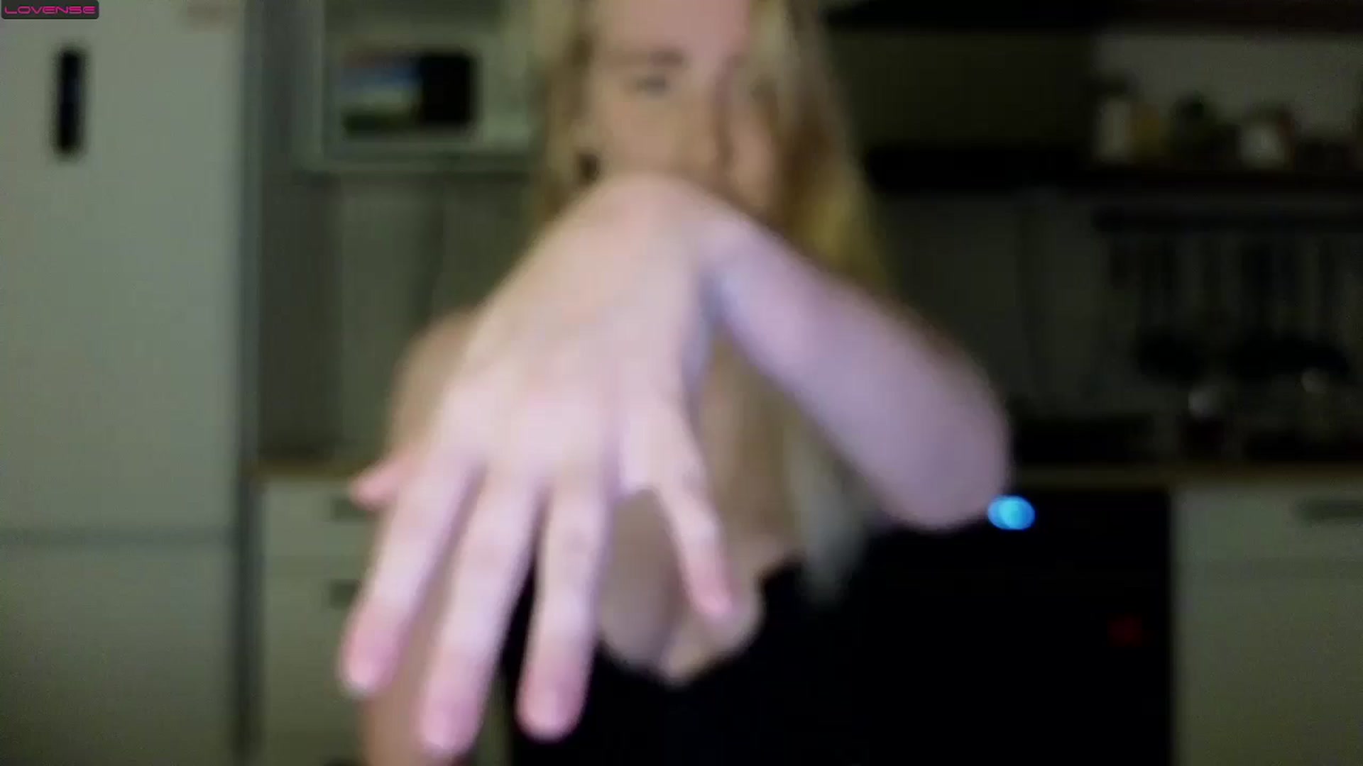 Gallery image thumbnail from Helgapataki's myfreecams stream on, 05/30/2024, 24:14 image 3 of 20