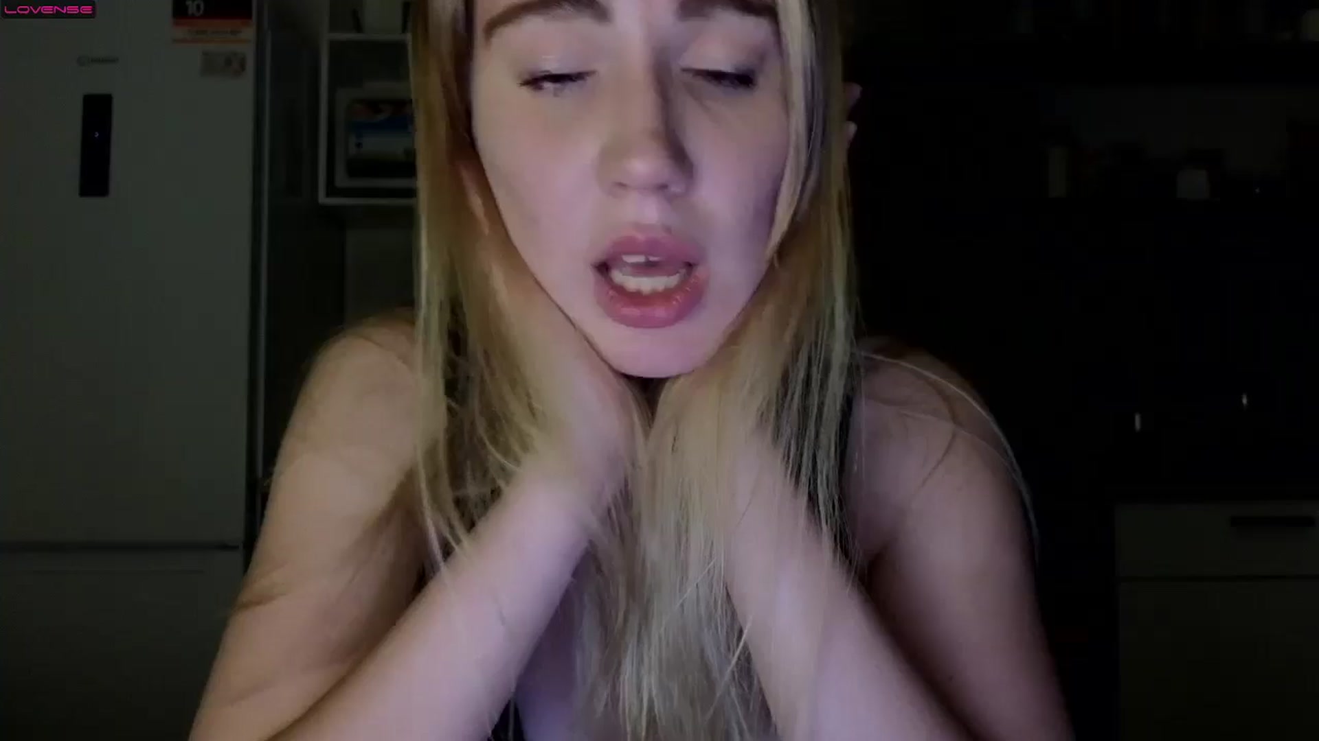 Gallery image thumbnail from Helgapataki's myfreecams stream on, 05/30/2024, 24:41 image 2 of 20