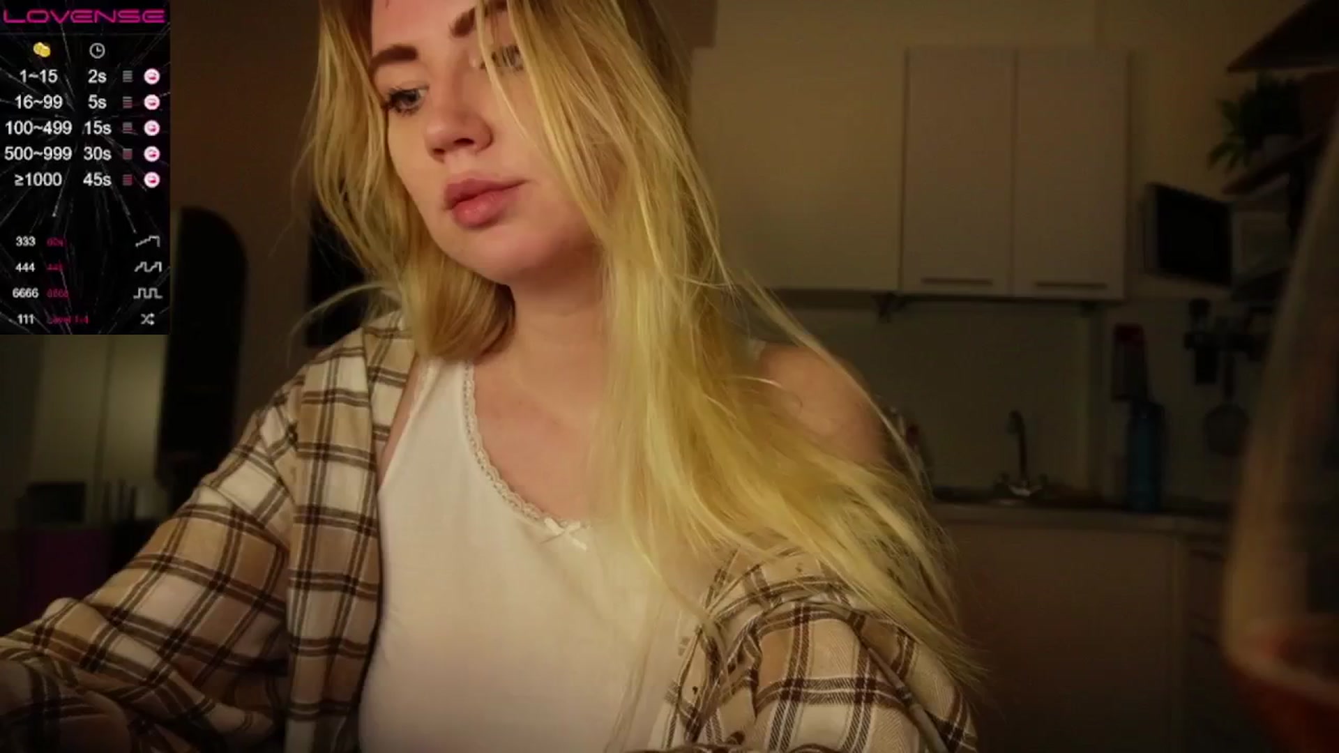 Gallery image thumbnail from Helgapataki's myfreecams stream on, 02/02/2025, 03:08 image 13 of 20