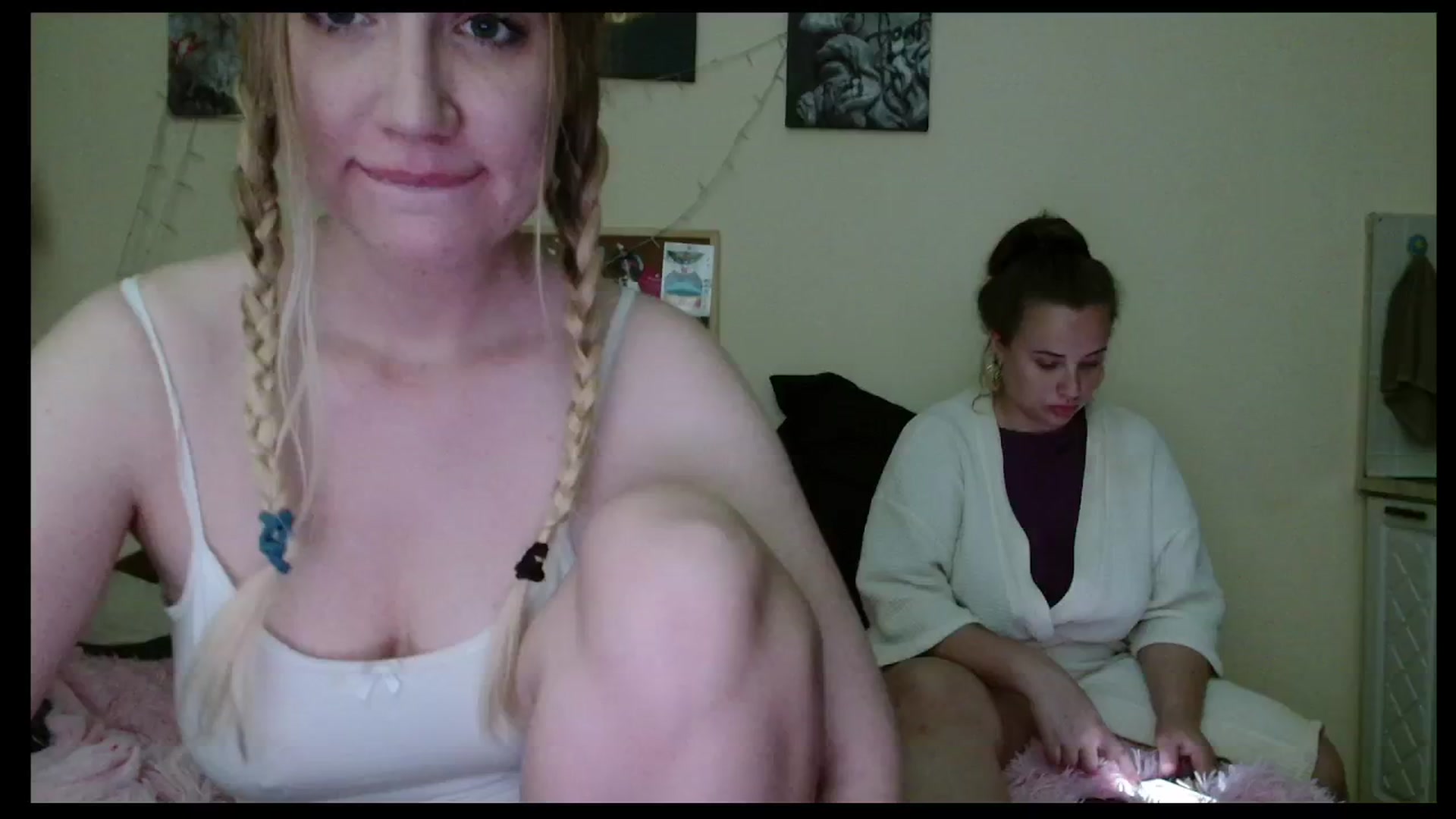 Gallery image thumbnail from Helgapataki's myfreecams stream on, 08/03/2025, 21:00 image 8 of 20