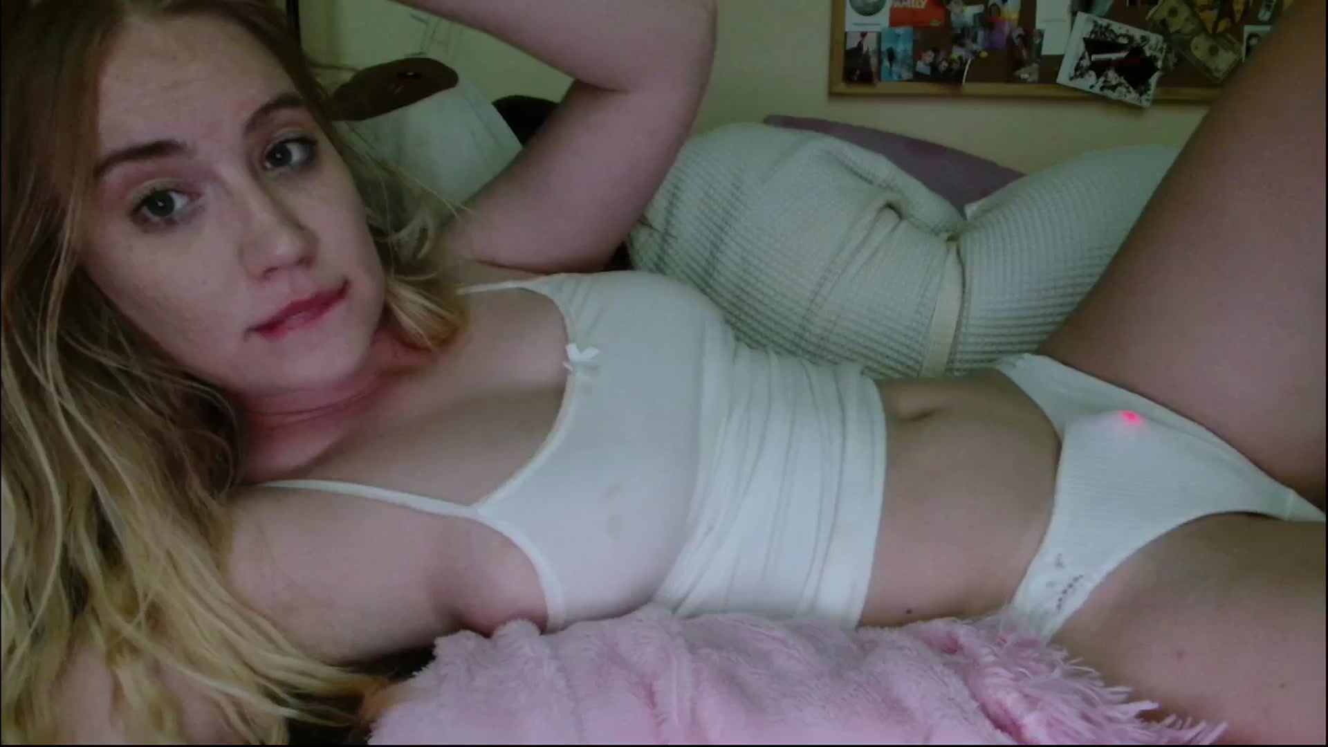 Gallery image thumbnail from Helgapataki's myfreecams stream on, 08/04/2025, 24:00 image 13 of 20